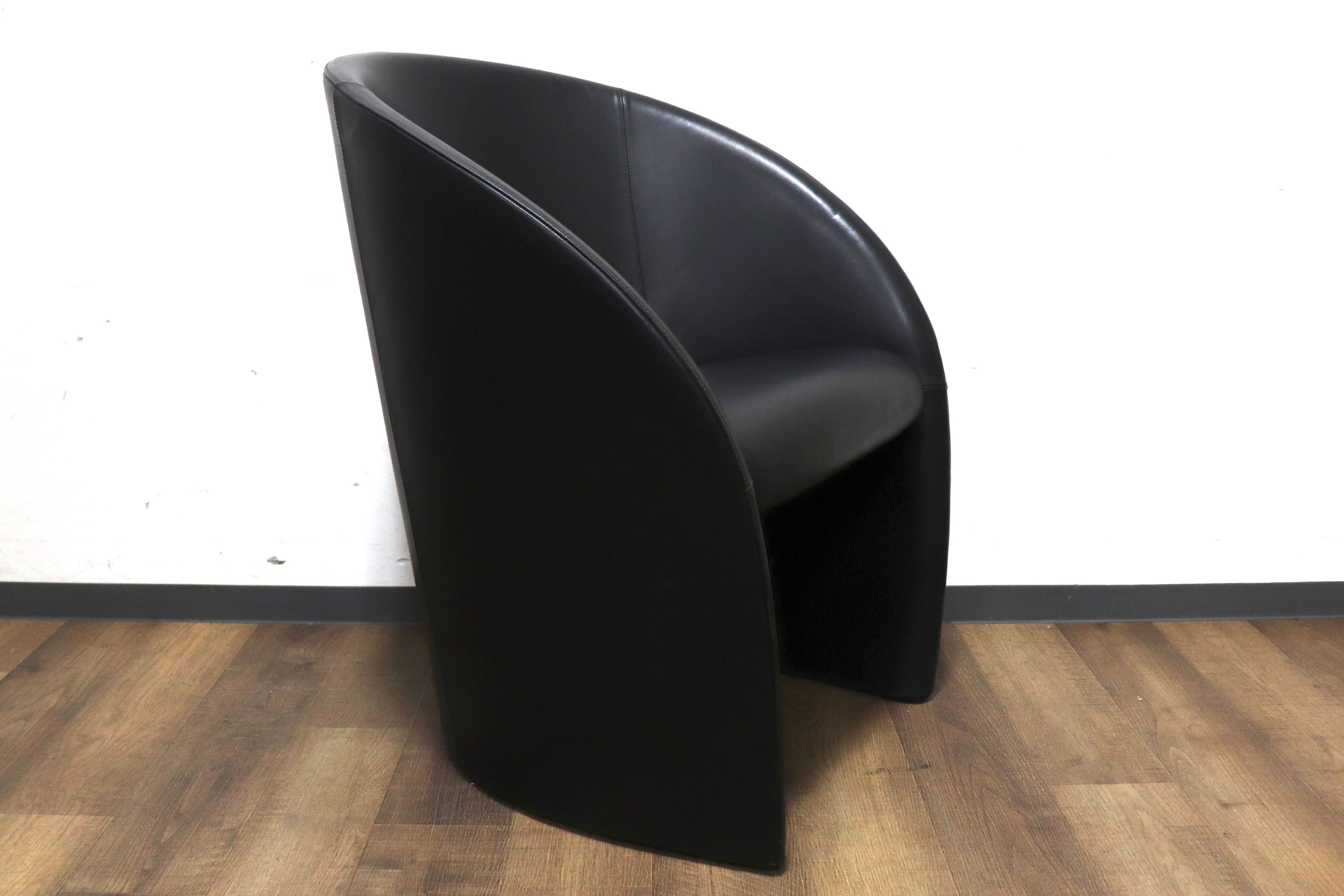 GMHK281B○PoltronaFrau / ポルトローナフラウ インターヴィスタ ラウンジチェア 椅子 イタリア製 黒 本革 レザー IDC大塚家具 定価約51万
