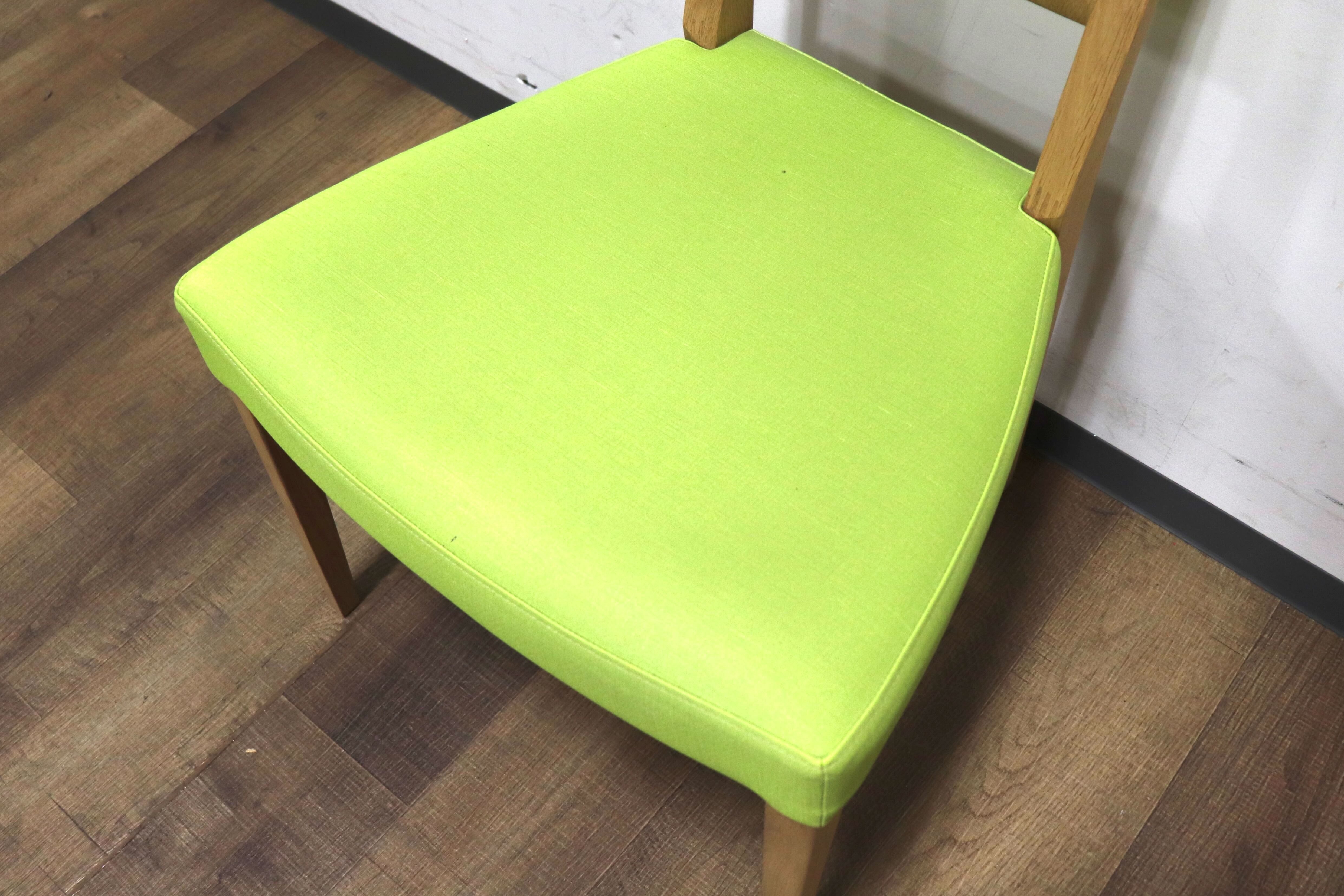 GMHK283B○karimoku / カリモク CU4515 ダイニングチェア アームレスチェア 食卓椅子 木製 合皮 ライムグリーン 国産家具 定価約6.1万