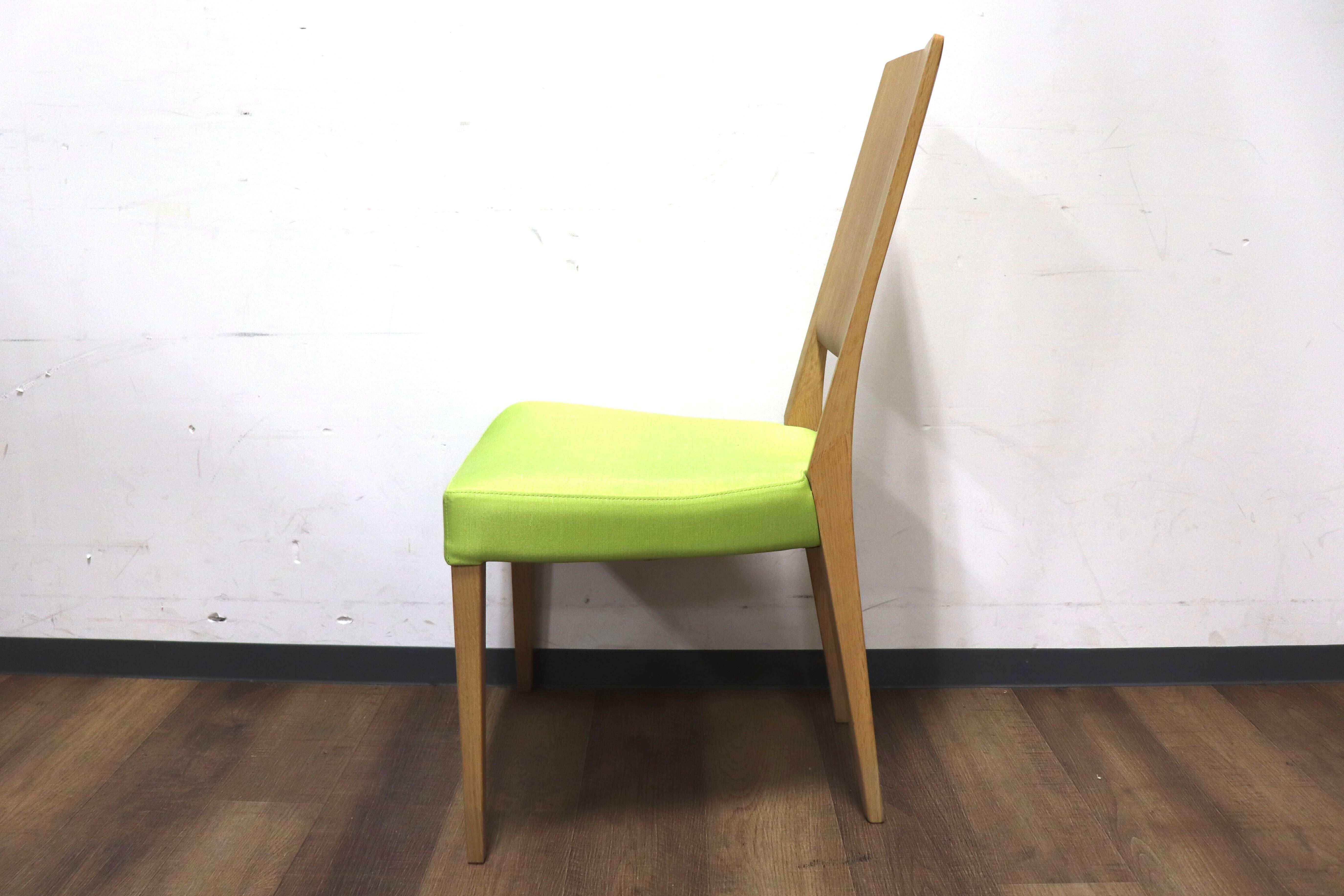 GMHK283B○karimoku / カリモク CU4515 ダイニングチェア アームレスチェア 食卓椅子 木製 合皮 ライムグリーン 国産家具 定価約6.1万
