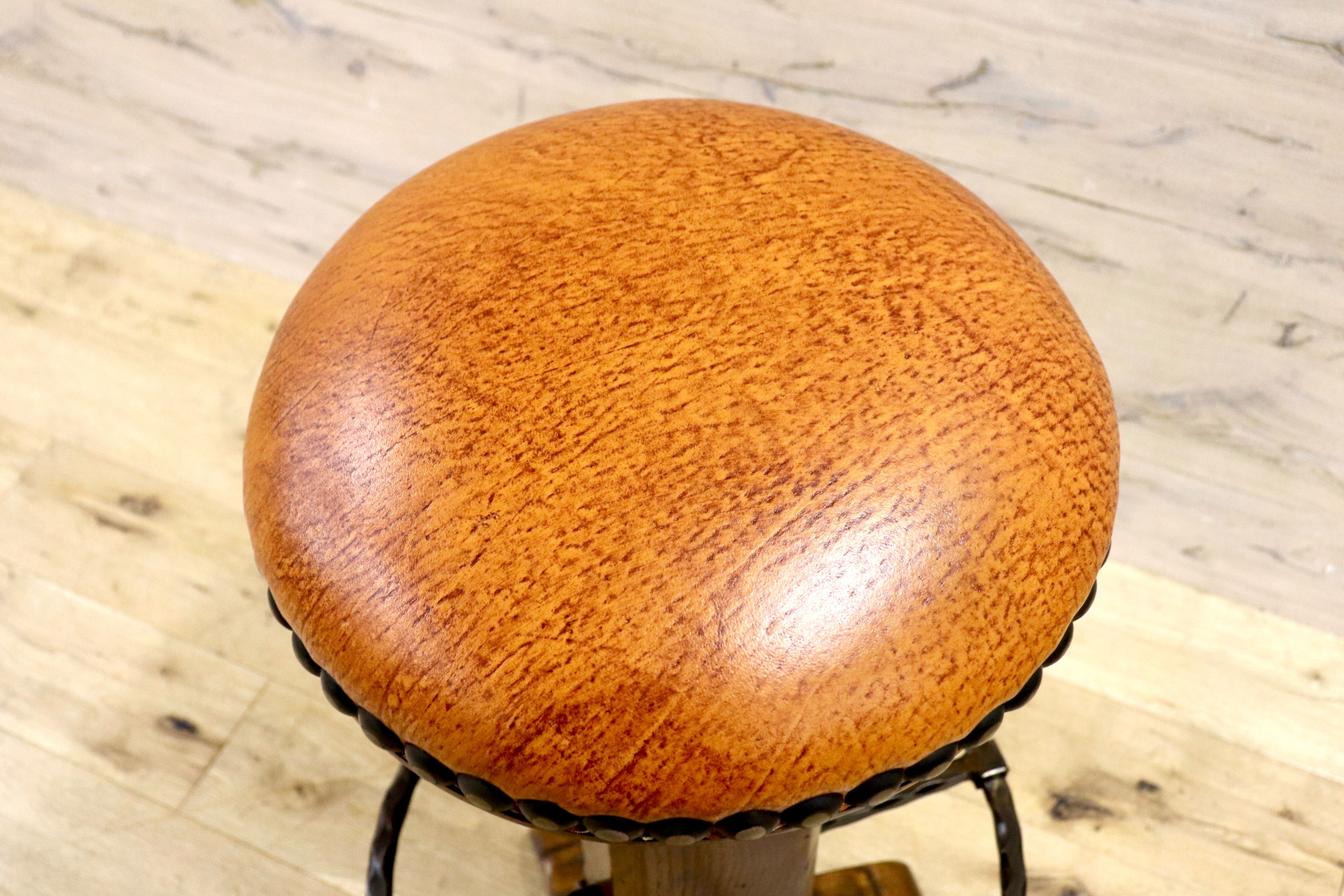 GMIK7A○スペイン製 カスティリアンスタイル バースツール ハイチェア カウンター 回転式 椅子 オーク 本革 アンティーク ヴィンテージ