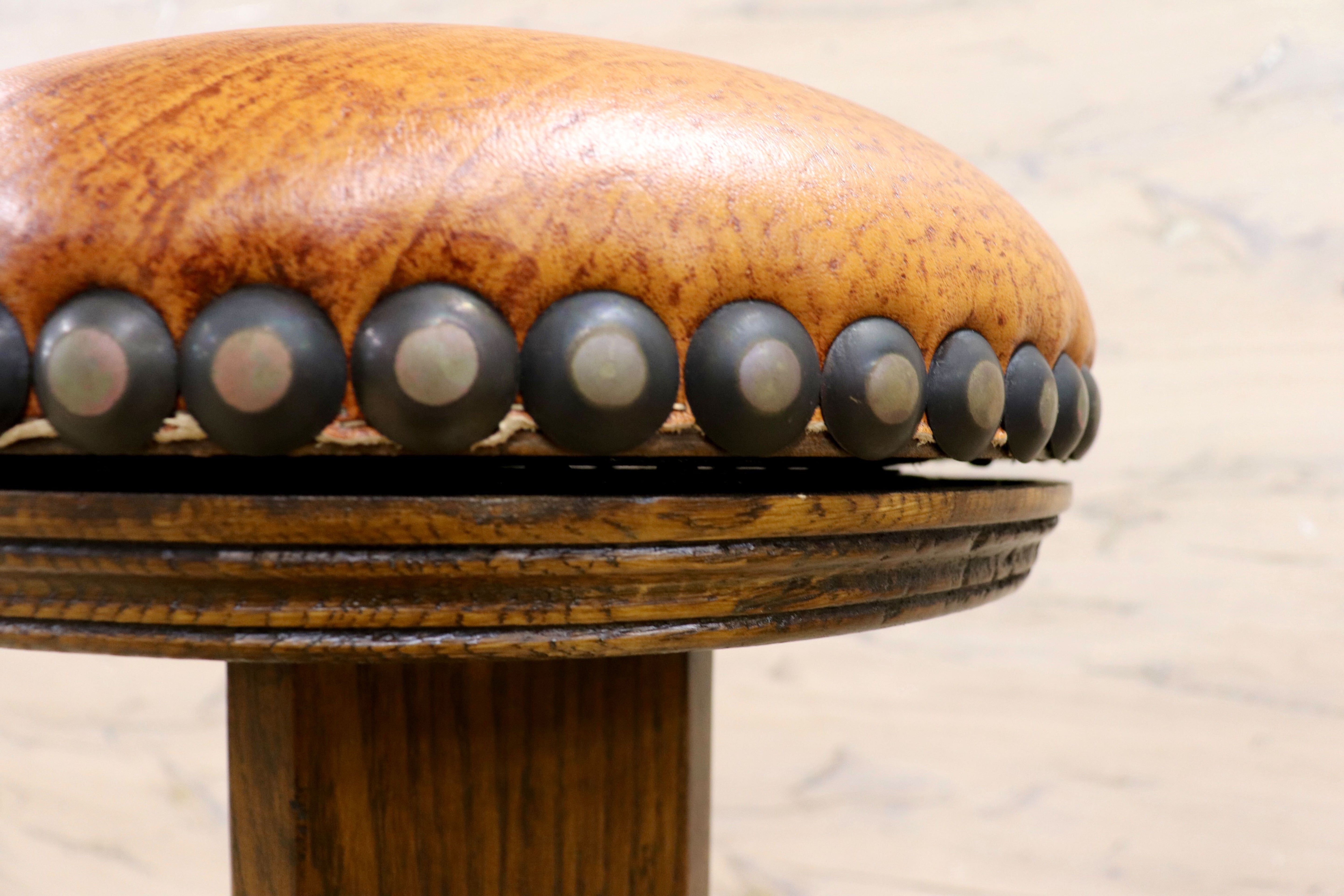 GMIK7A○スペイン製 カスティリアンスタイル バースツール ハイチェア カウンター 回転式 椅子 オーク 本革 アンティーク ヴィンテージ