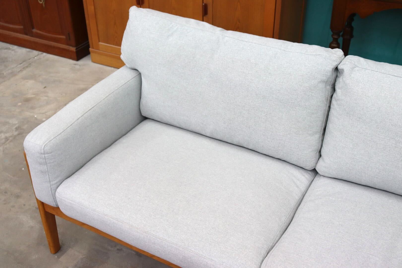 GMIK164○関家具 NOWHERE LIKE HOME Stoke ストーク 2.5人掛けソファ 北欧スタイル オーク材 ファブリック ライトグレー 定価約20.3万