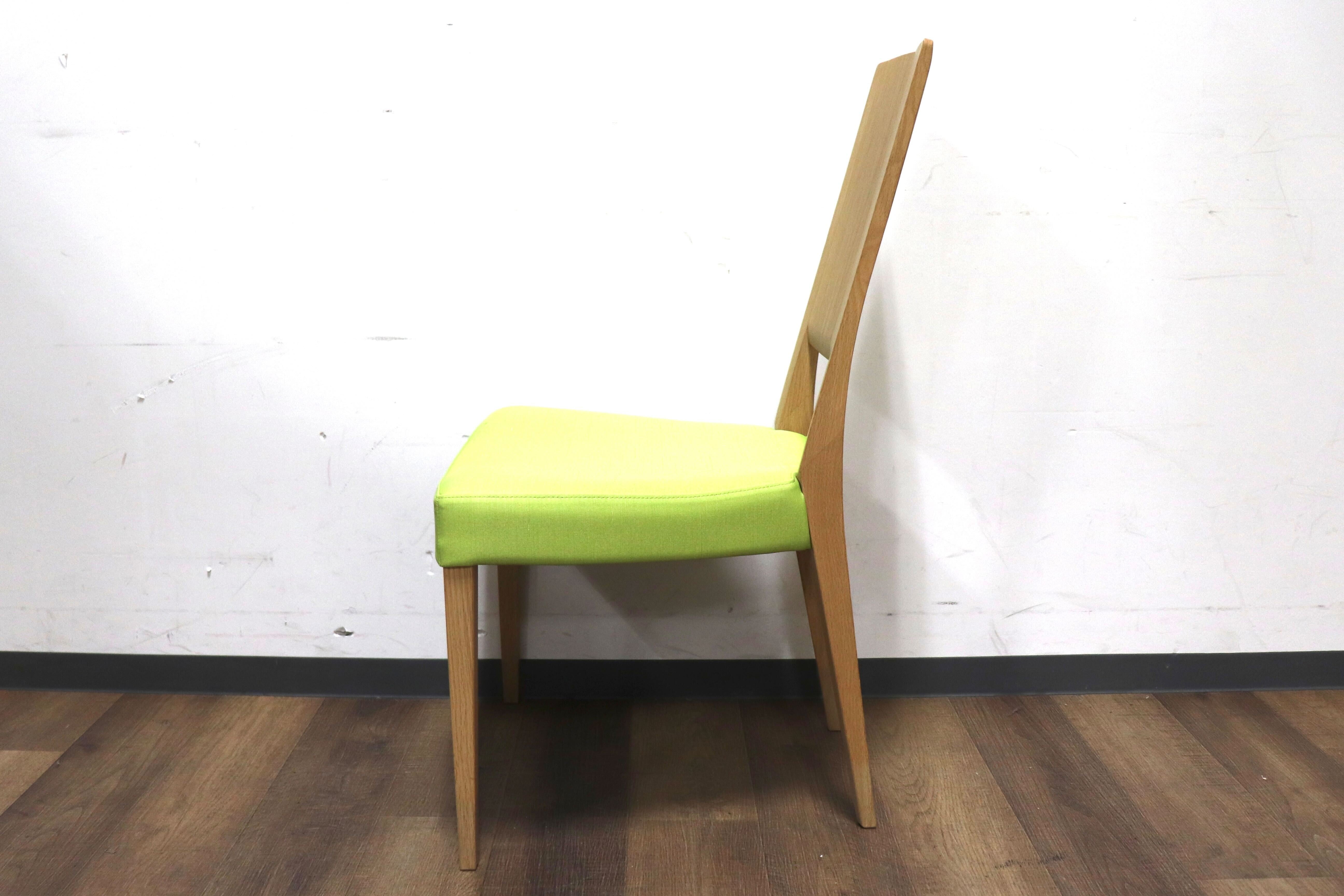 GMHK283C○karimoku / カリモク CU4515 ダイニングチェア アームレスチェア 食卓椅子 木製 合皮 ライムグリーン 国産家具 定価約6.1万