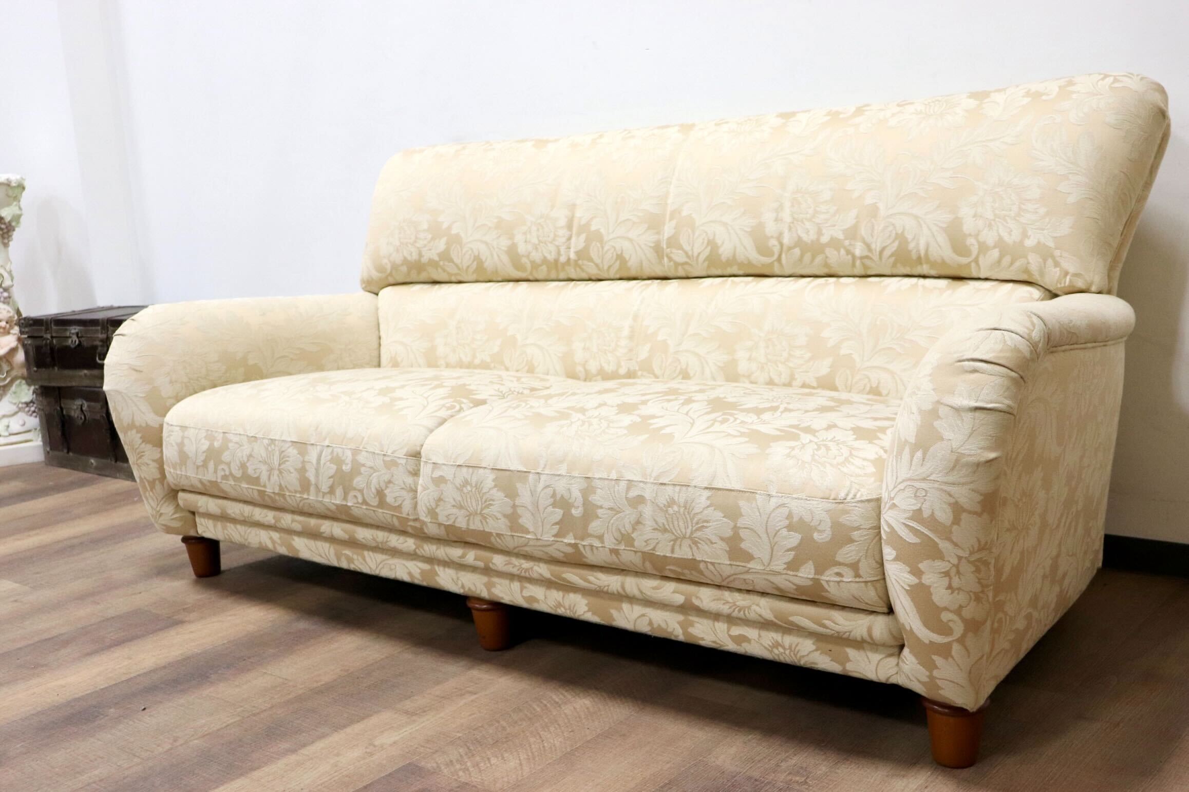 GMGS256○モリシゲ / MORISHIGE 2.5人掛けソファ ラブソファ 長椅子 アームソファ ファブリック 花柄 IDC大塚家具 応接 高級 大正モダン