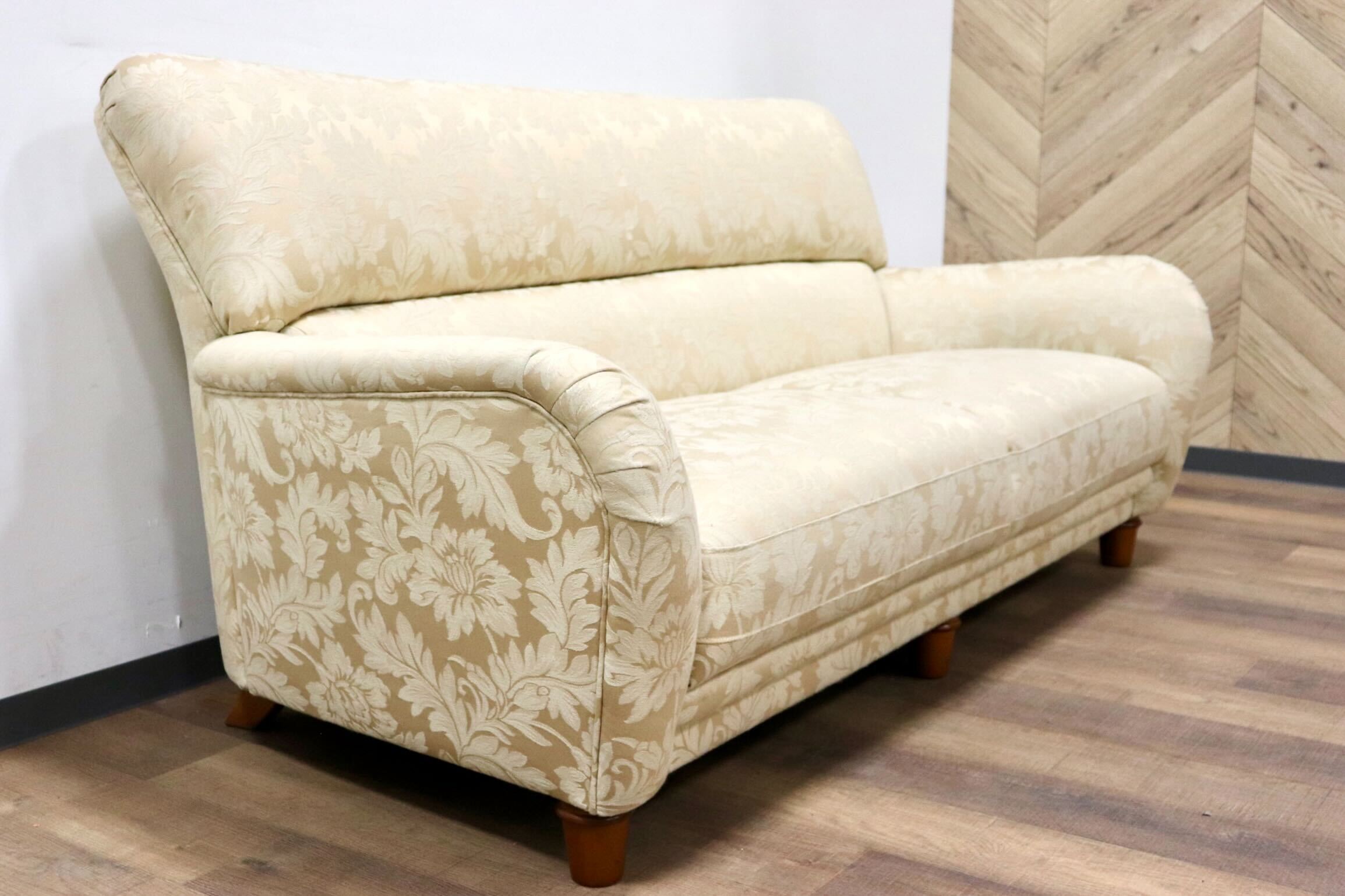 GMGS256○モリシゲ / MORISHIGE 2.5人掛けソファ ラブソファ 長椅子 アームソファ ファブリック 花柄 IDC大塚家具 応接 高級 大正モダン