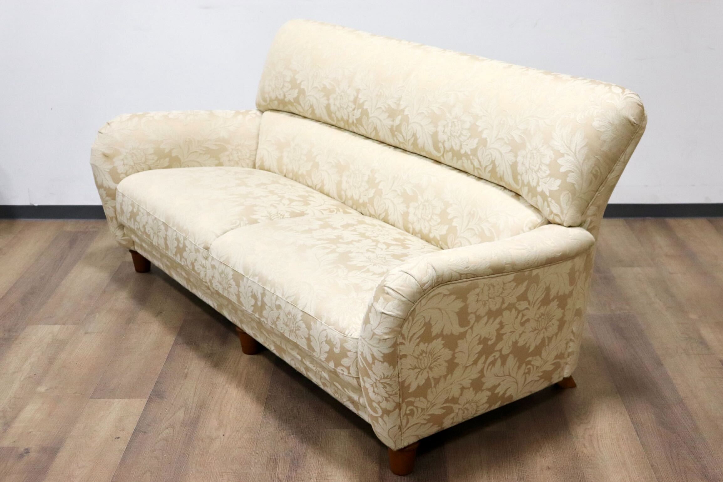 GMGS256○モリシゲ / MORISHIGE 2.5人掛けソファ ラブソファ 長椅子 アームソファ ファブリック 花柄 IDC大塚家具 応接 高級 大正モダン