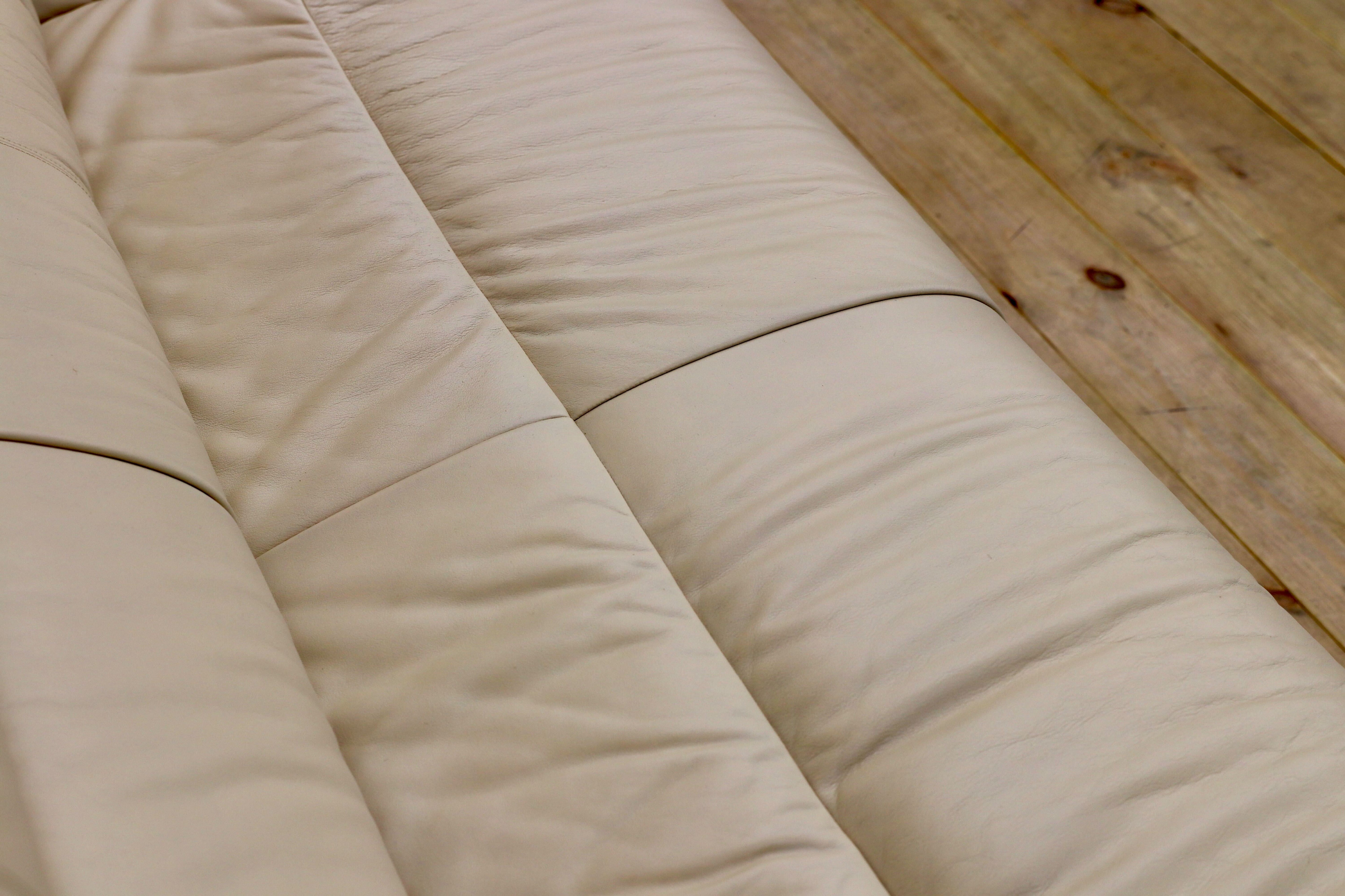 GMHN382○karimoku / カリモク ZT71シリーズ 2人掛けソファ ラブソファ 本革 ベージュ系 長椅子 国産家具 約21万