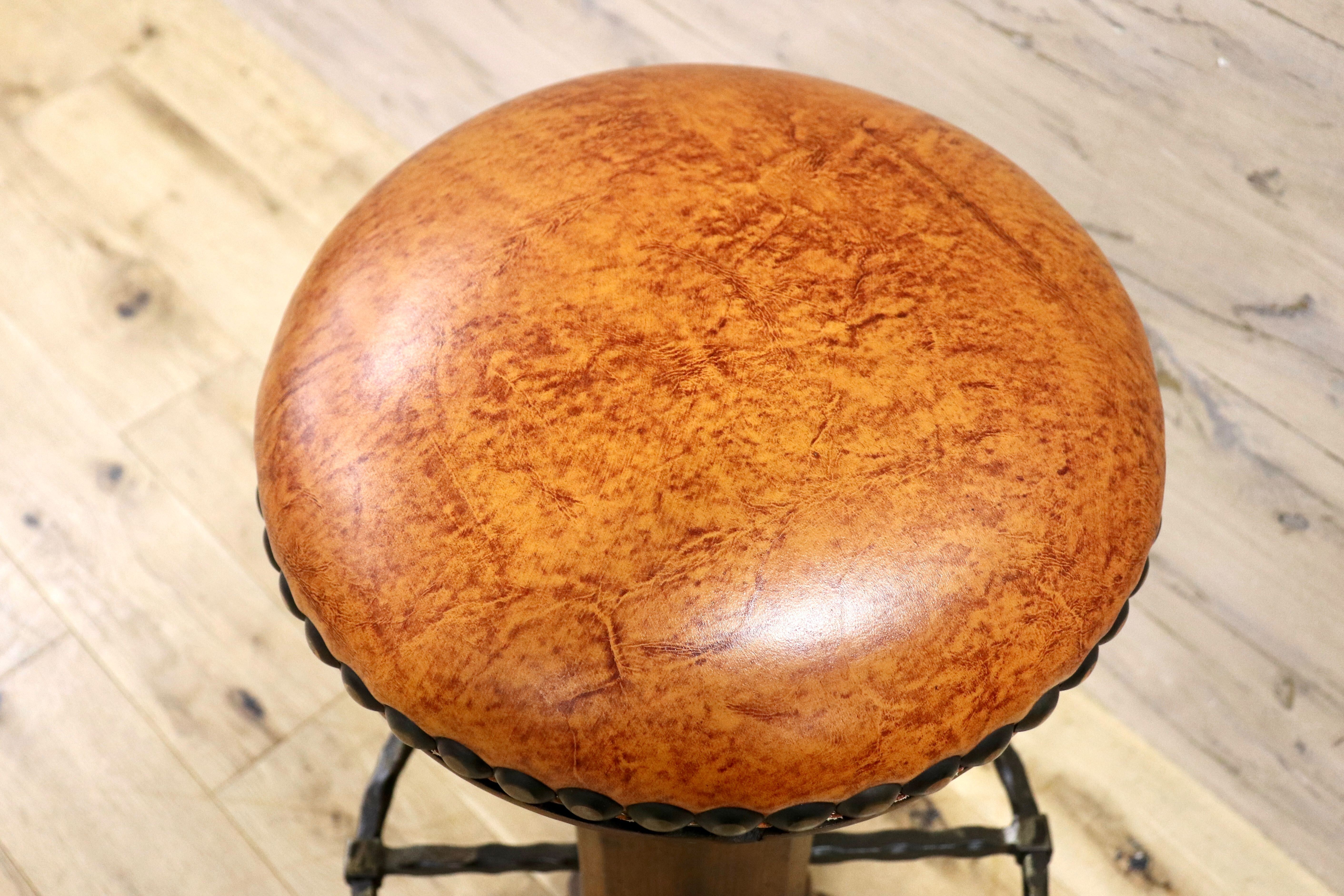 GMIK7C○スペイン製 カスティリアンスタイル バースツール ハイチェア カウンター 回転式 椅子 オーク 本革 アンティーク ヴィンテージ