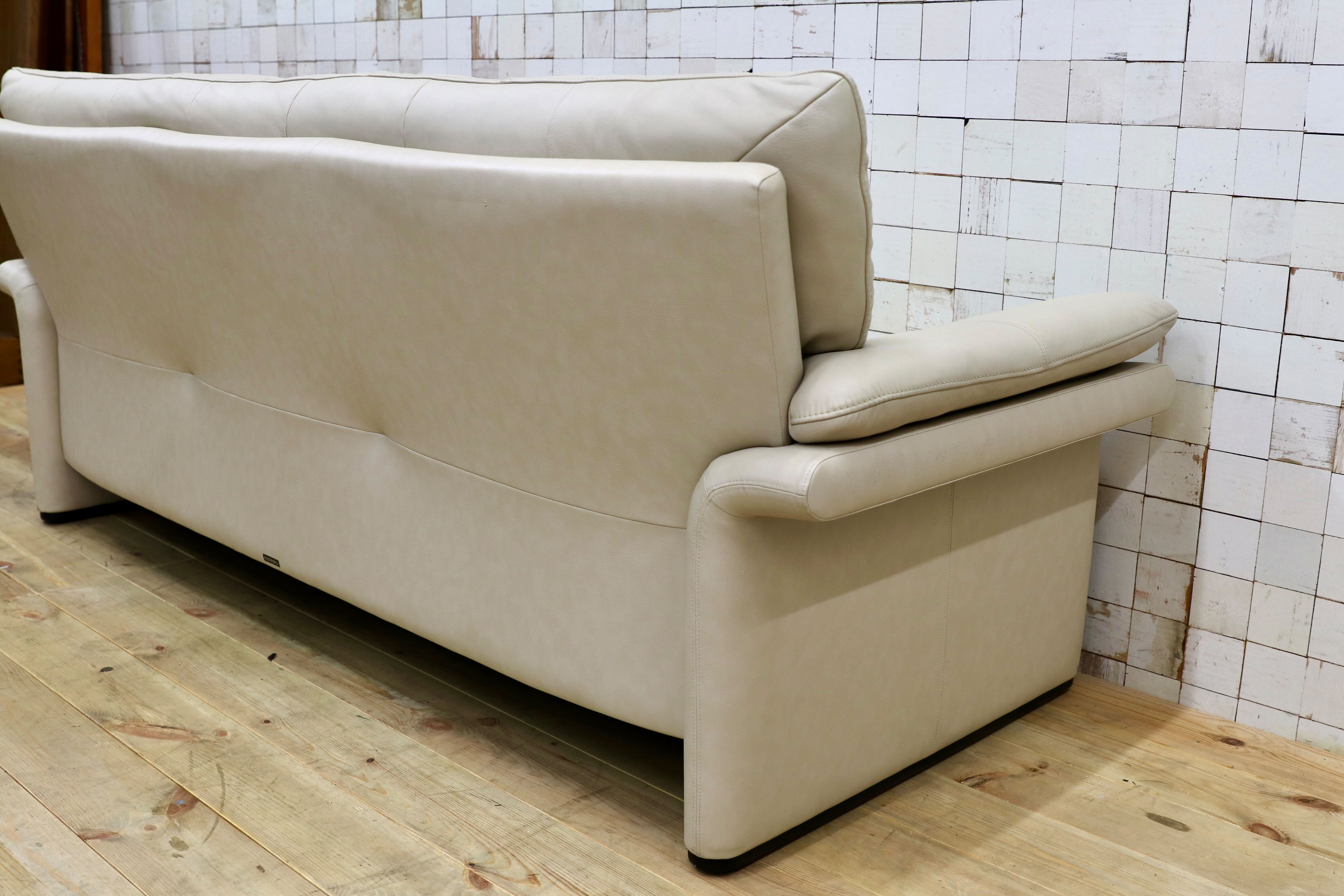 GMHS540○karimoku / カリモク ZU34シリーズ 3人掛けソファ トリプルソファ オフホワイト 本革 国産家具 長椅子 約28万