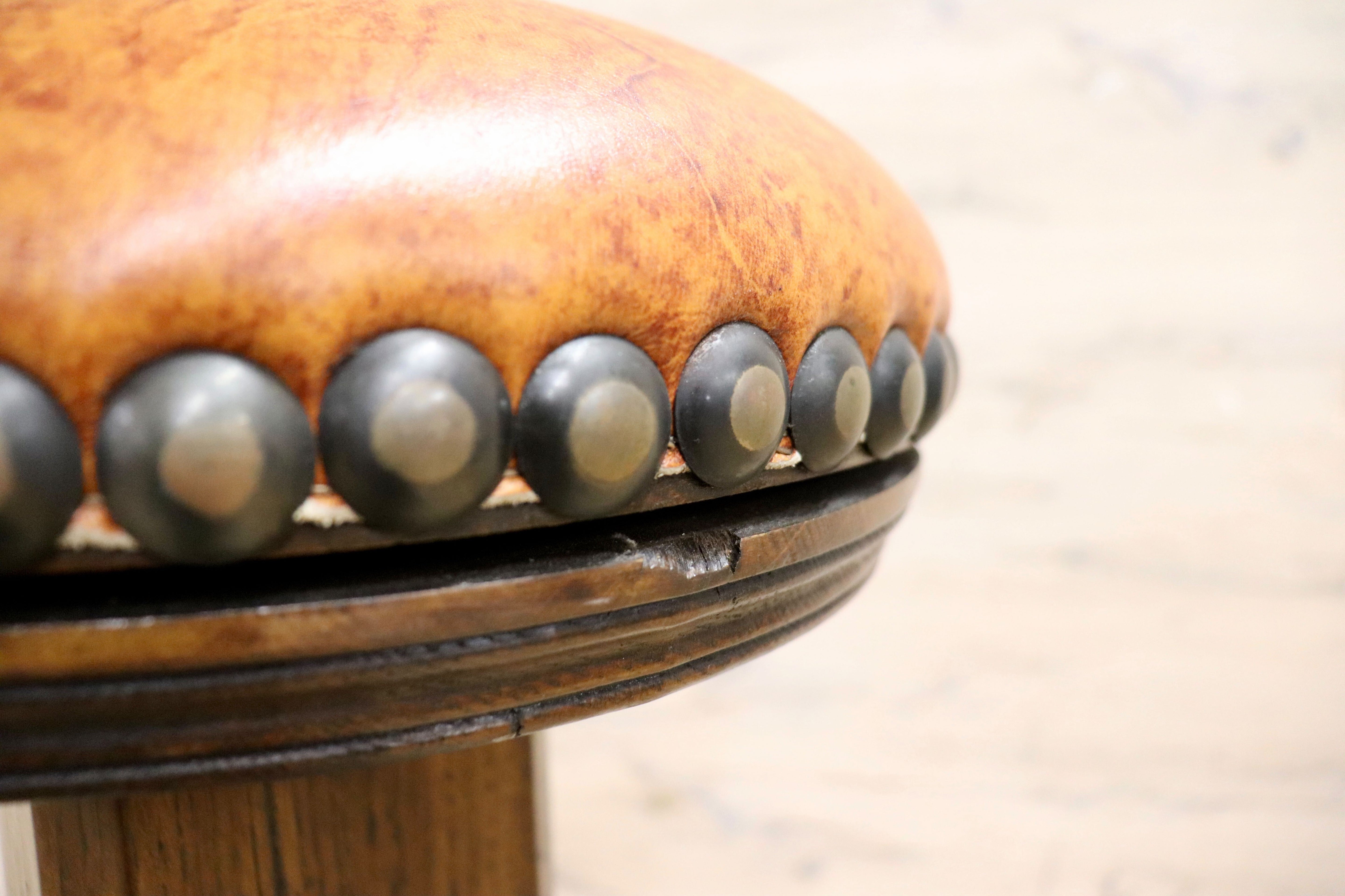 GMIK7C○スペイン製 カスティリアンスタイル バースツール ハイチェア カウンター 回転式 椅子 オーク 本革 アンティーク ヴィンテージ