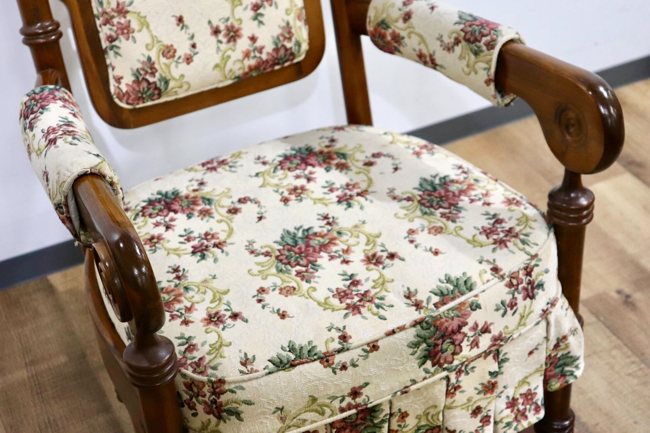 GMHN239○Dainichi 西洋 アンティーク調 ロッキングチェア 揺り椅子 フットレスト ファブリック 花柄 レトロ カントリー ノスタルジック