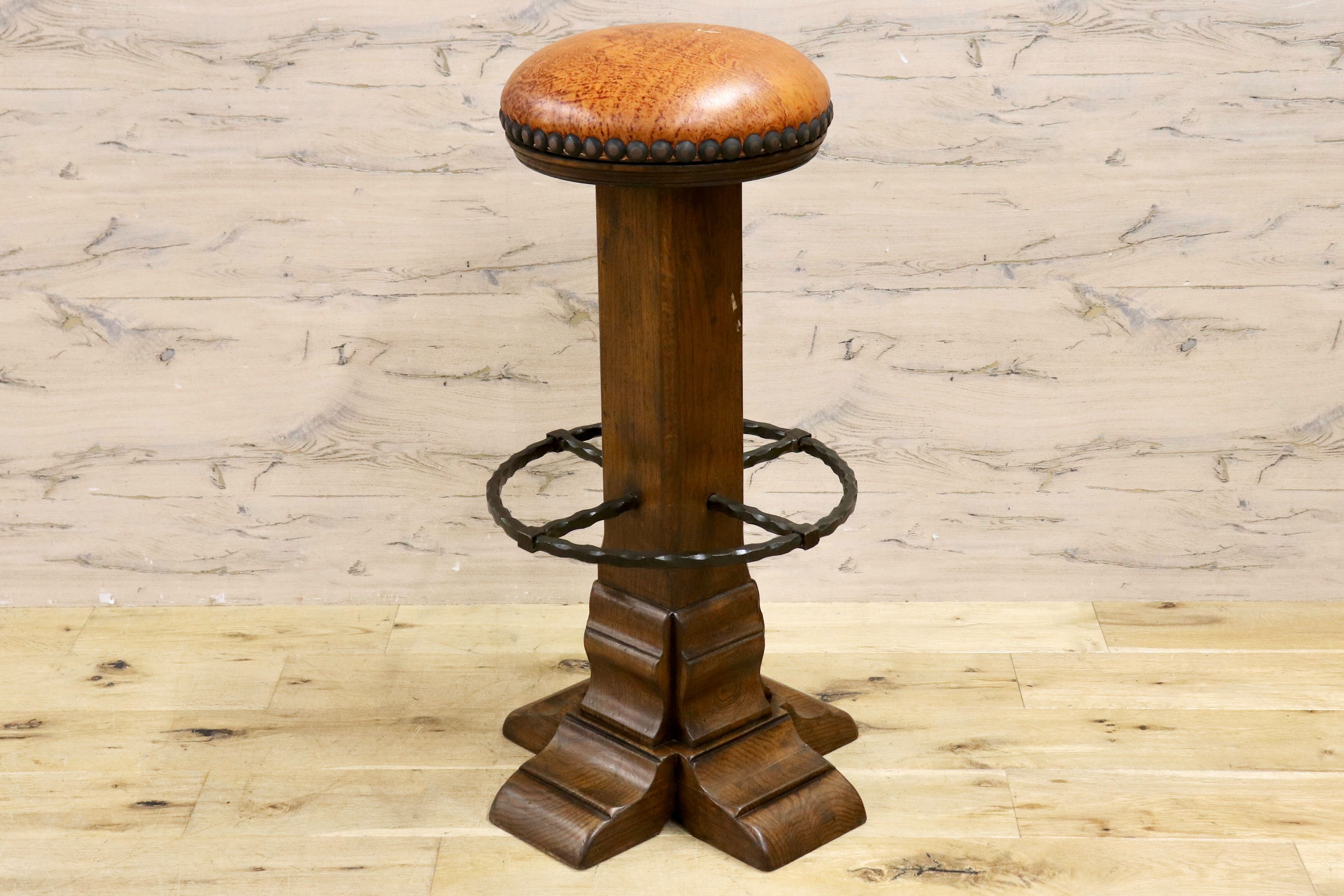 GMIK7D○スペイン製 カスティリアンスタイル バースツール ハイチェア カウンター 回転式 椅子 オーク 本革 アンティーク ヴィンテージ