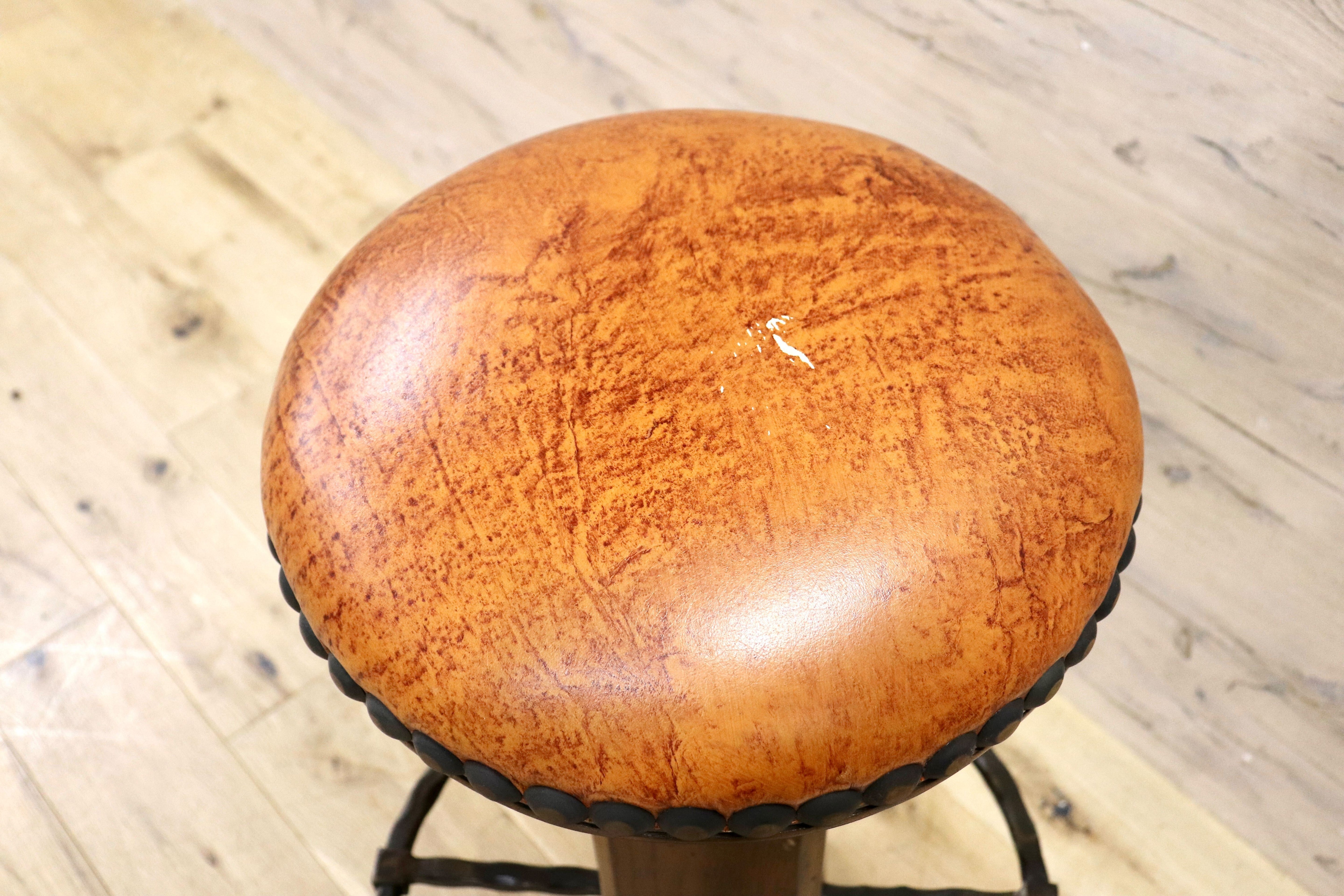 GMIK7D○スペイン製 カスティリアンスタイル バースツール ハイチェア カウンター 回転式 椅子 オーク 本革 アンティーク ヴィンテージ