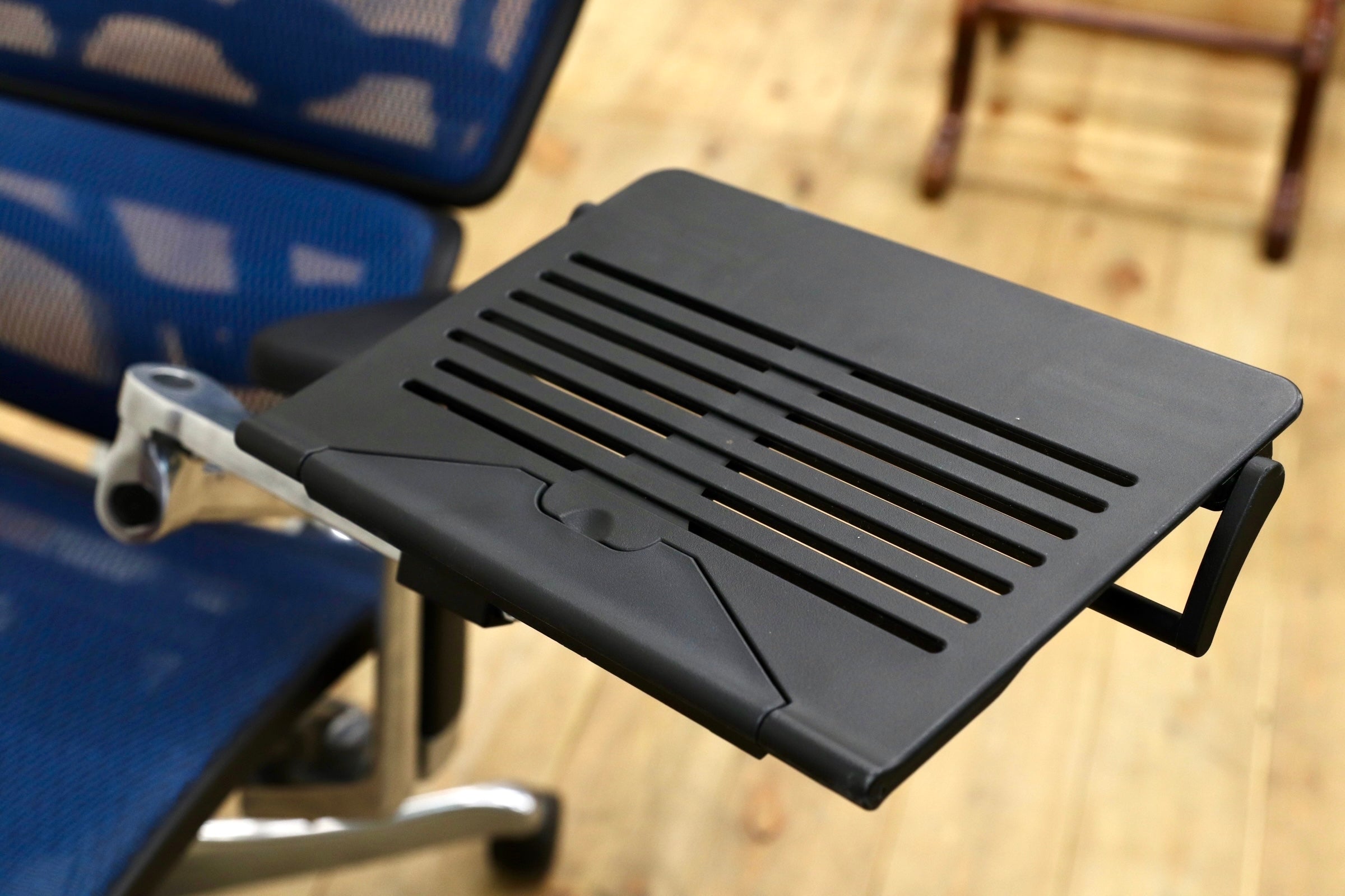 GMJS224○Ergohuman / エルゴヒューマン PRO Ottoman プロ オットマン 純正タブレットスタンド付き エラスト 23年製 定価約25万