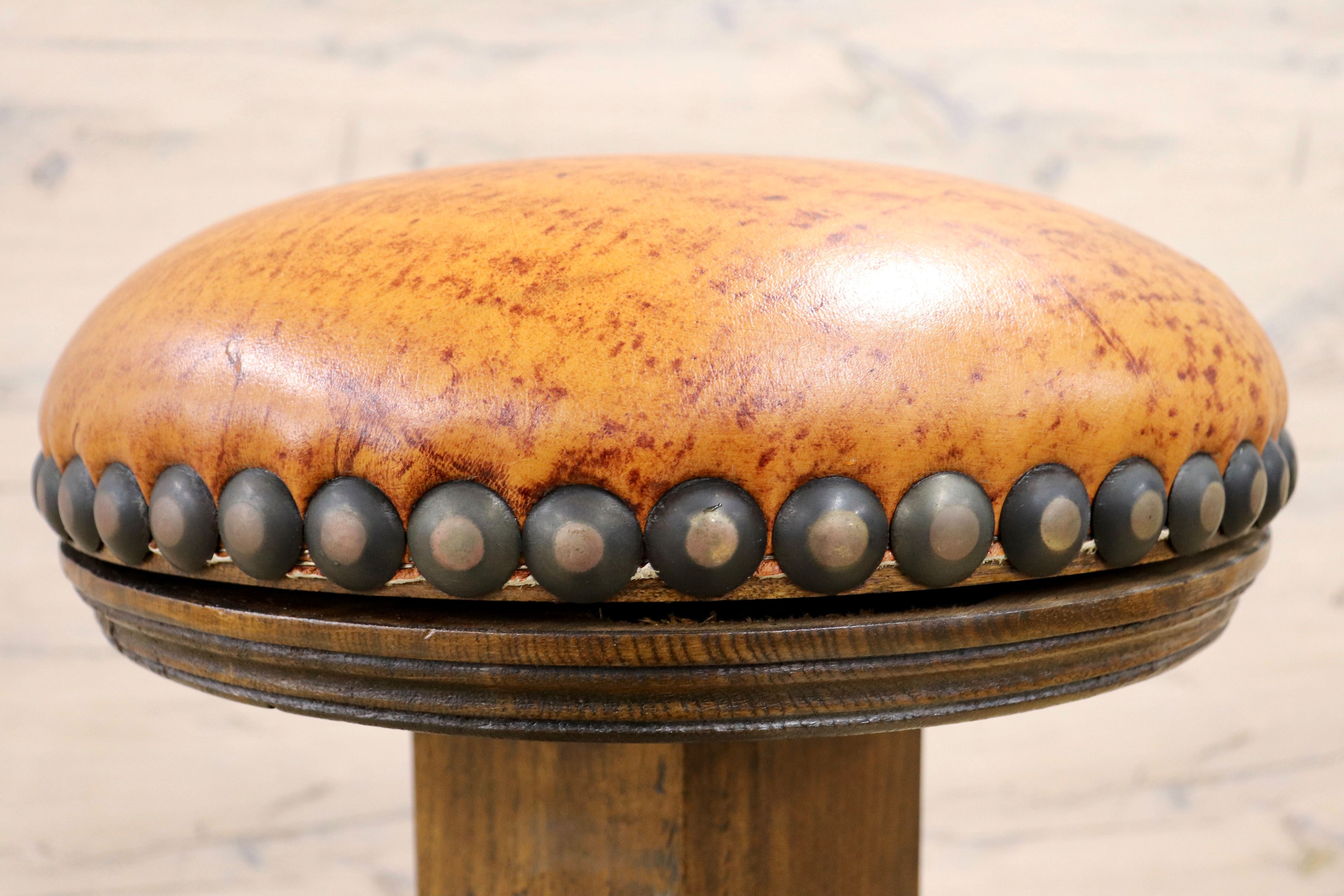 GMIK7E○スペイン製 カスティリアンスタイル バースツール ハイチェア カウンター 回転式 椅子 オーク 本革 アンティーク ヴィンテージ