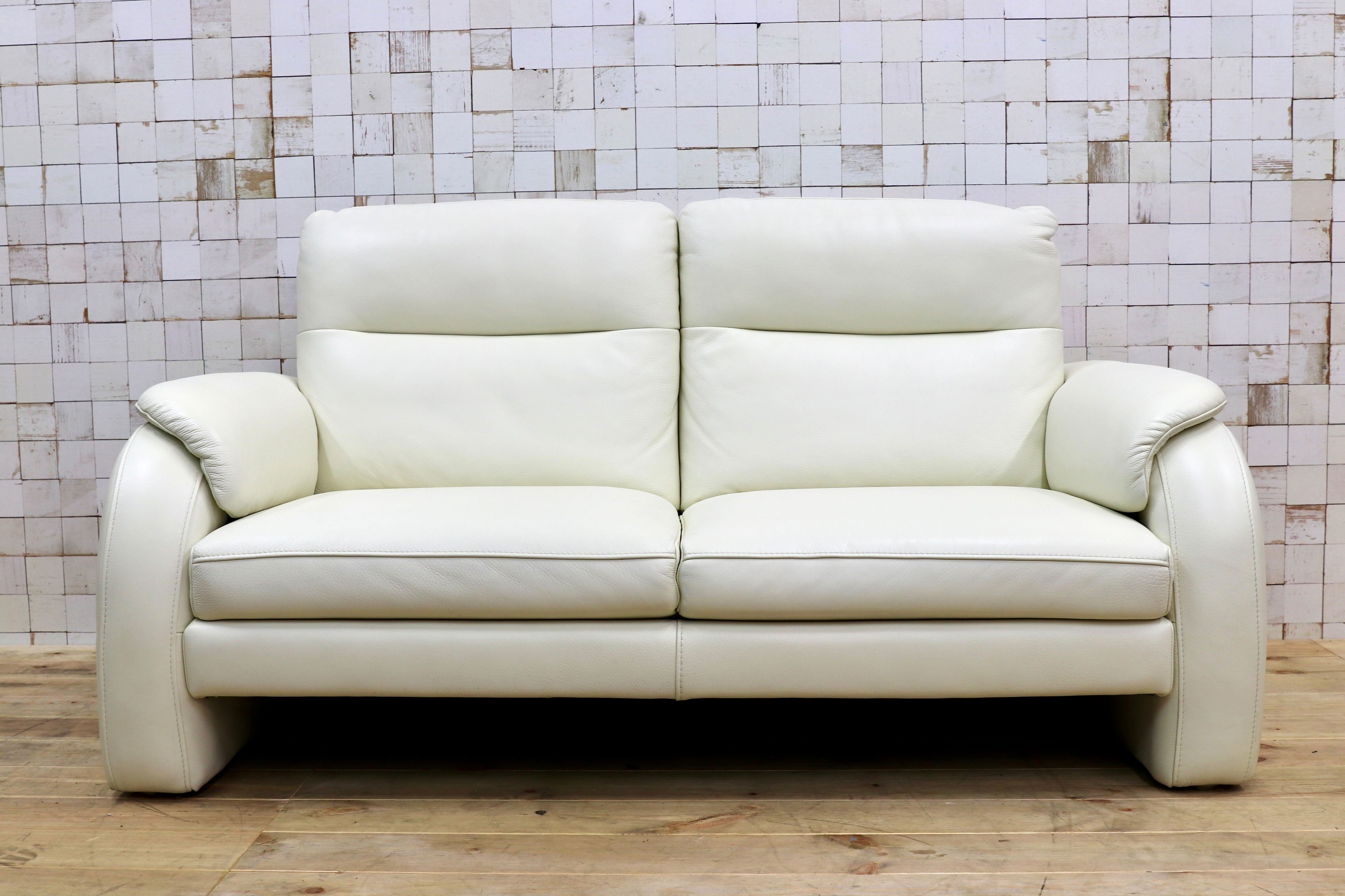 GMHS540○KELVIN GIORMANI / ケルビンジョルマーニ 2人掛けソファ ラブソファ 長椅子 ホワイト ドイツ 総本革 モダン 高級