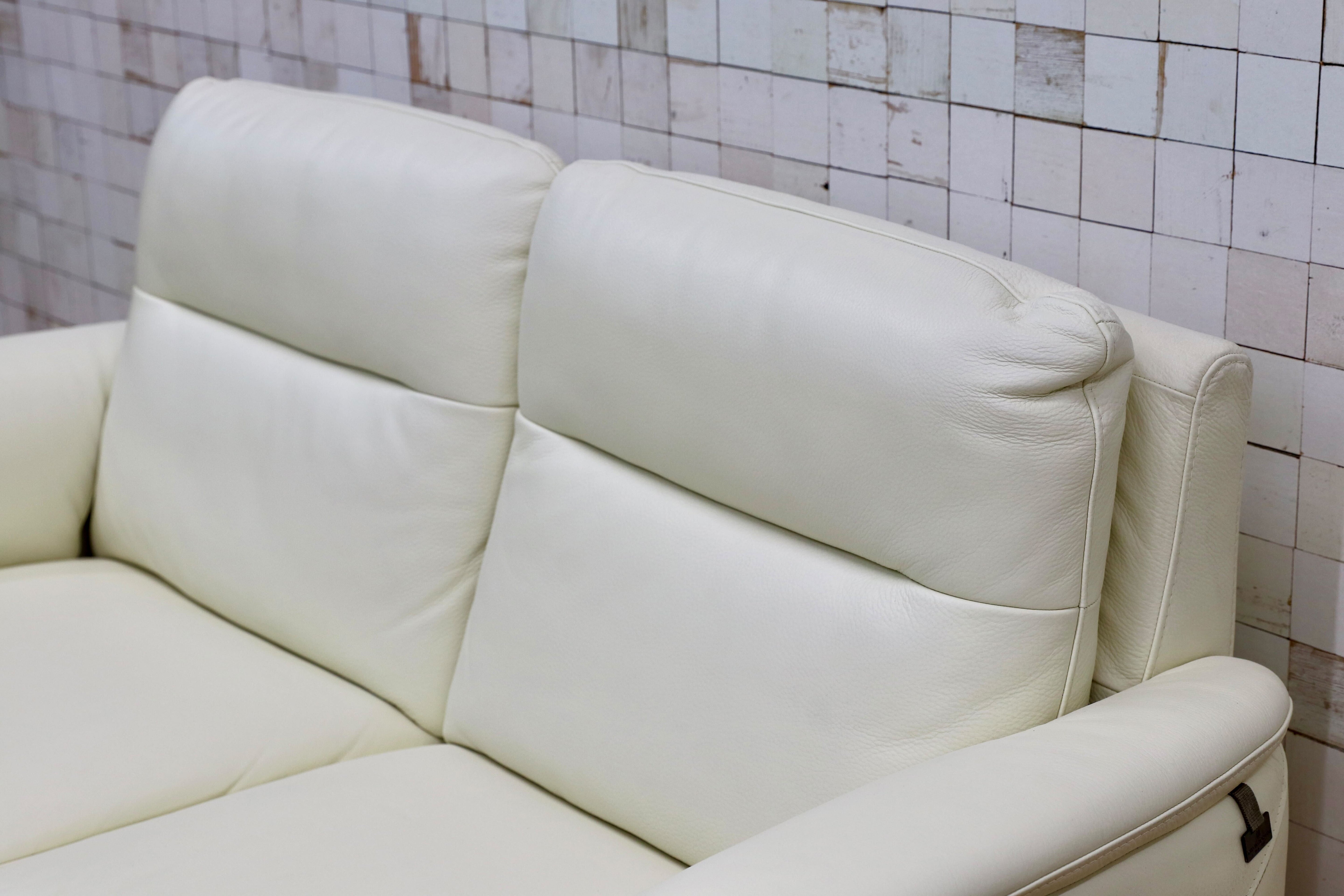 GMHS540○KELVIN GIORMANI / ケルビンジョルマーニ 2人掛けソファ ラブソファ 長椅子 ホワイト ドイツ 総本革 モダン 高級