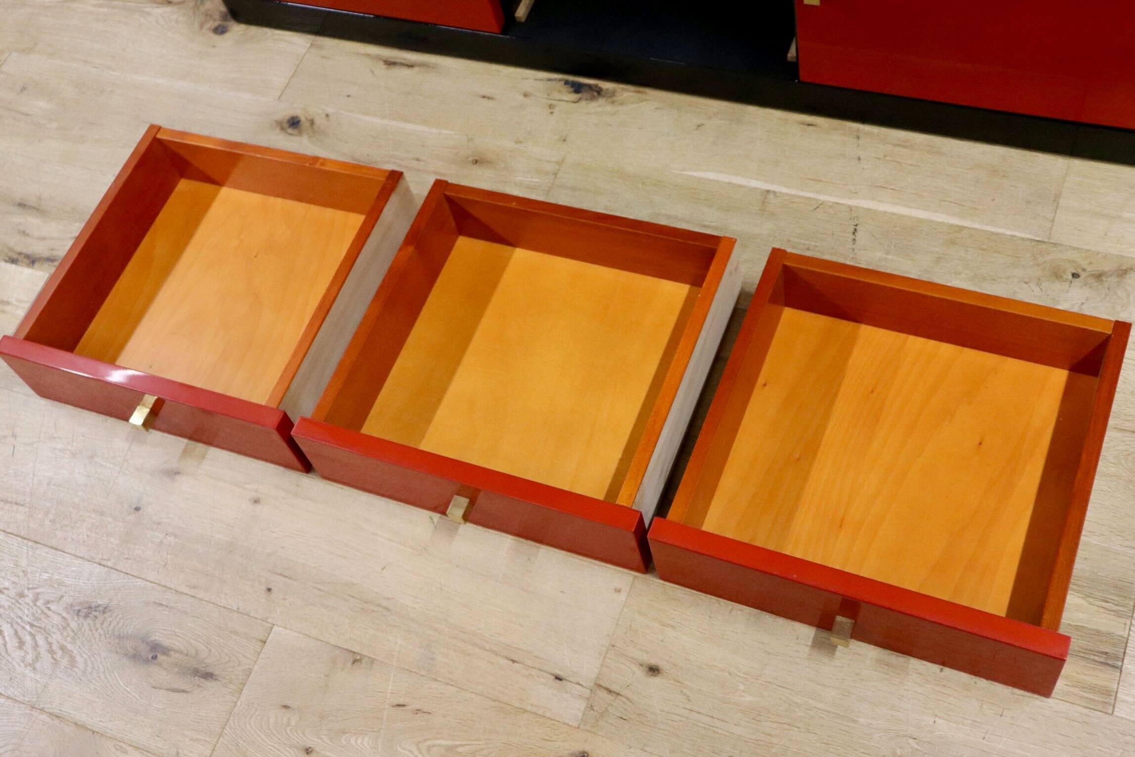 GMHS187○輪島塗り 飾り棚 サンゴ 茶箪笥 茶棚 収納棚 朱色 伝統工芸 和家具 煎茶道具 和モダン 和室 座敷 アンティーク 検)モリシゲ