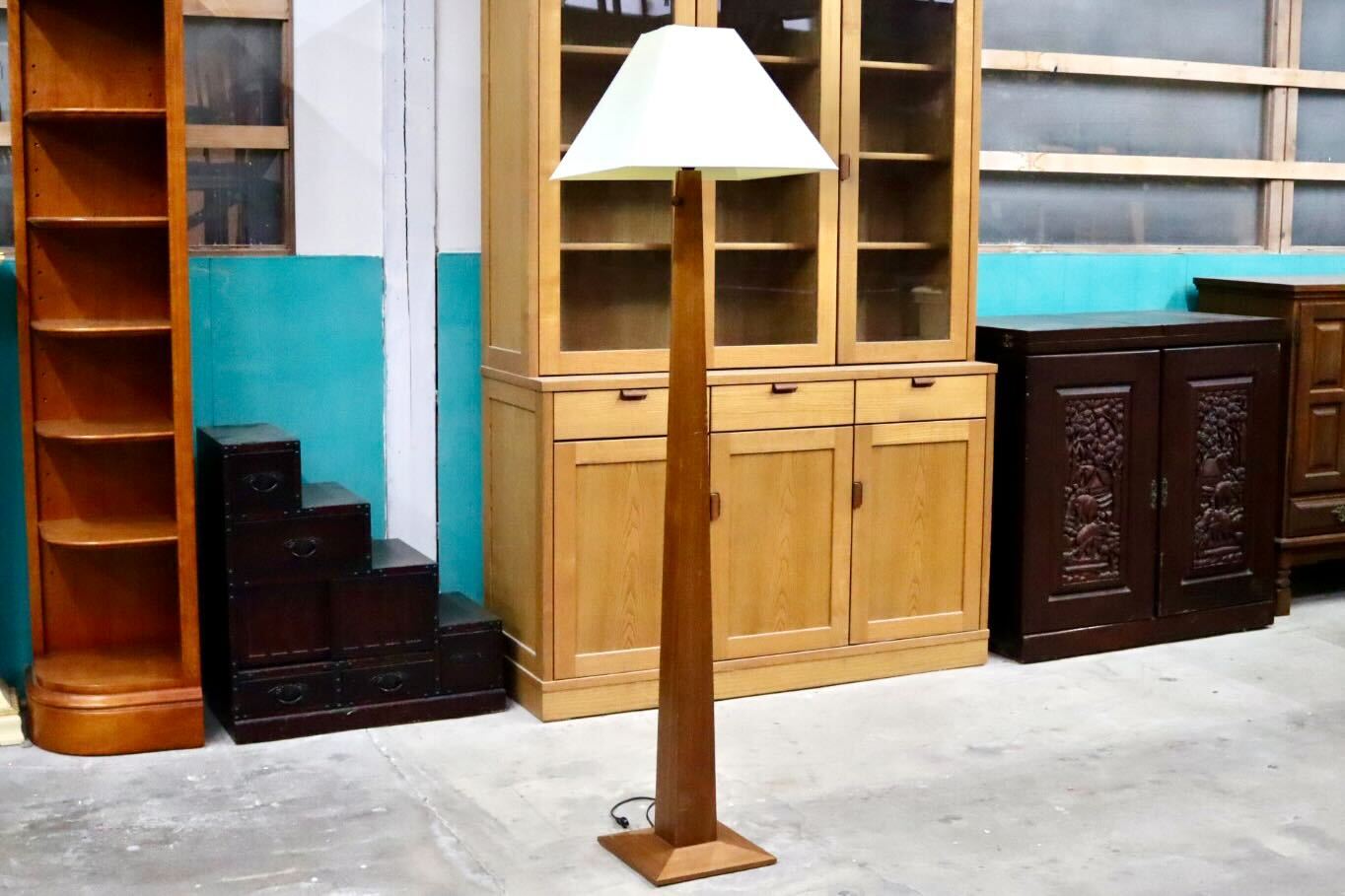 GMIS378○ヤマギワ / yamagiwa AUBE フロアスタンドライト 床置き照明 フロアランプ 木製 モダン クラシック 国産家具