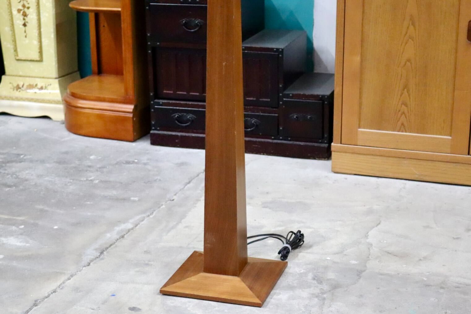 GMIS378○ヤマギワ / yamagiwa AUBE フロアスタンドライト 床置き照明 フロアランプ 木製 モダン クラシック 国産家具