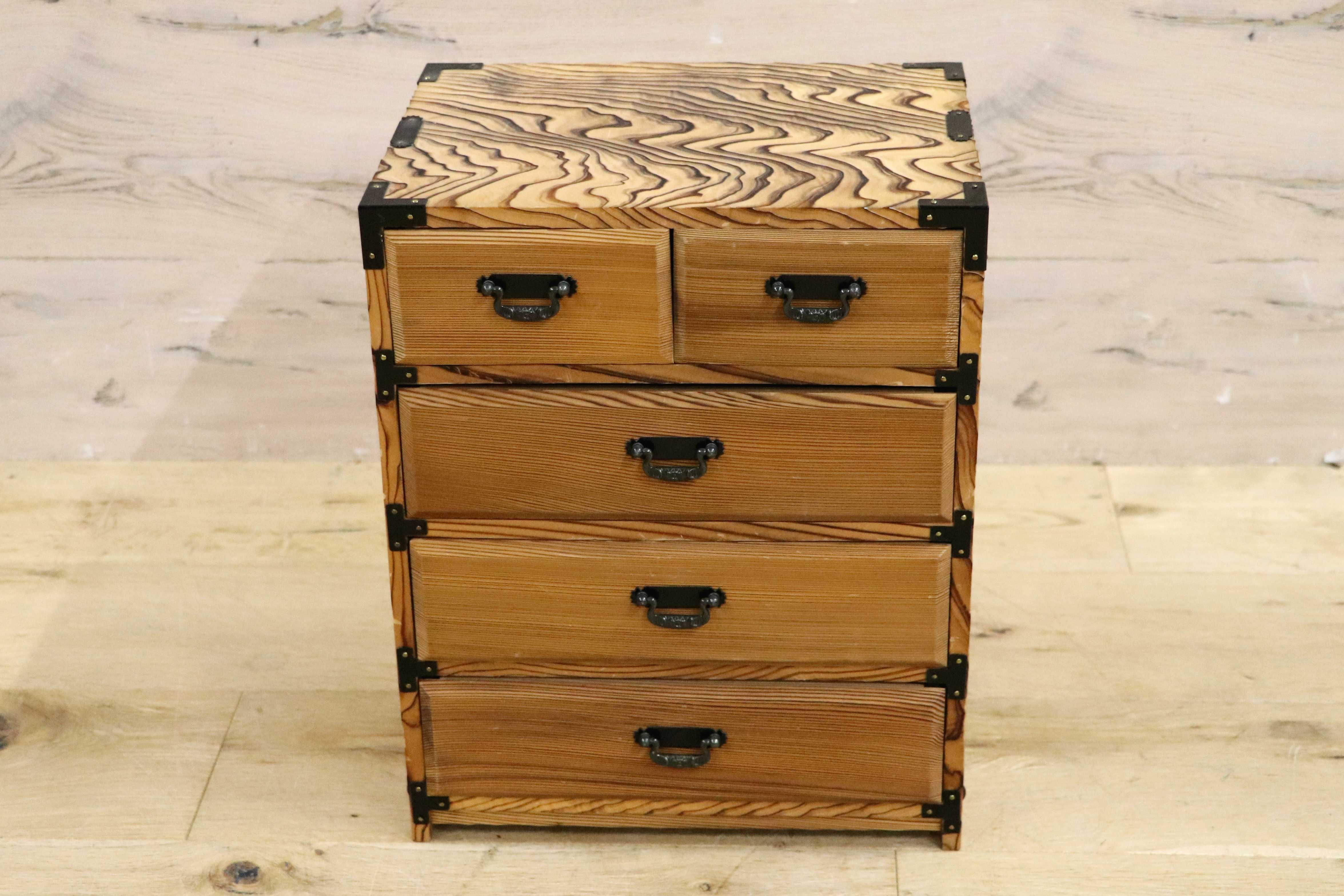 GMIH311B○昭和レトロ 和モダン アンティーク 和風 和家具 焼杉 小箪笥 小引き出し 小物入れ 収納箱 針箱 薬箱 チェスト 木製 4段 美品