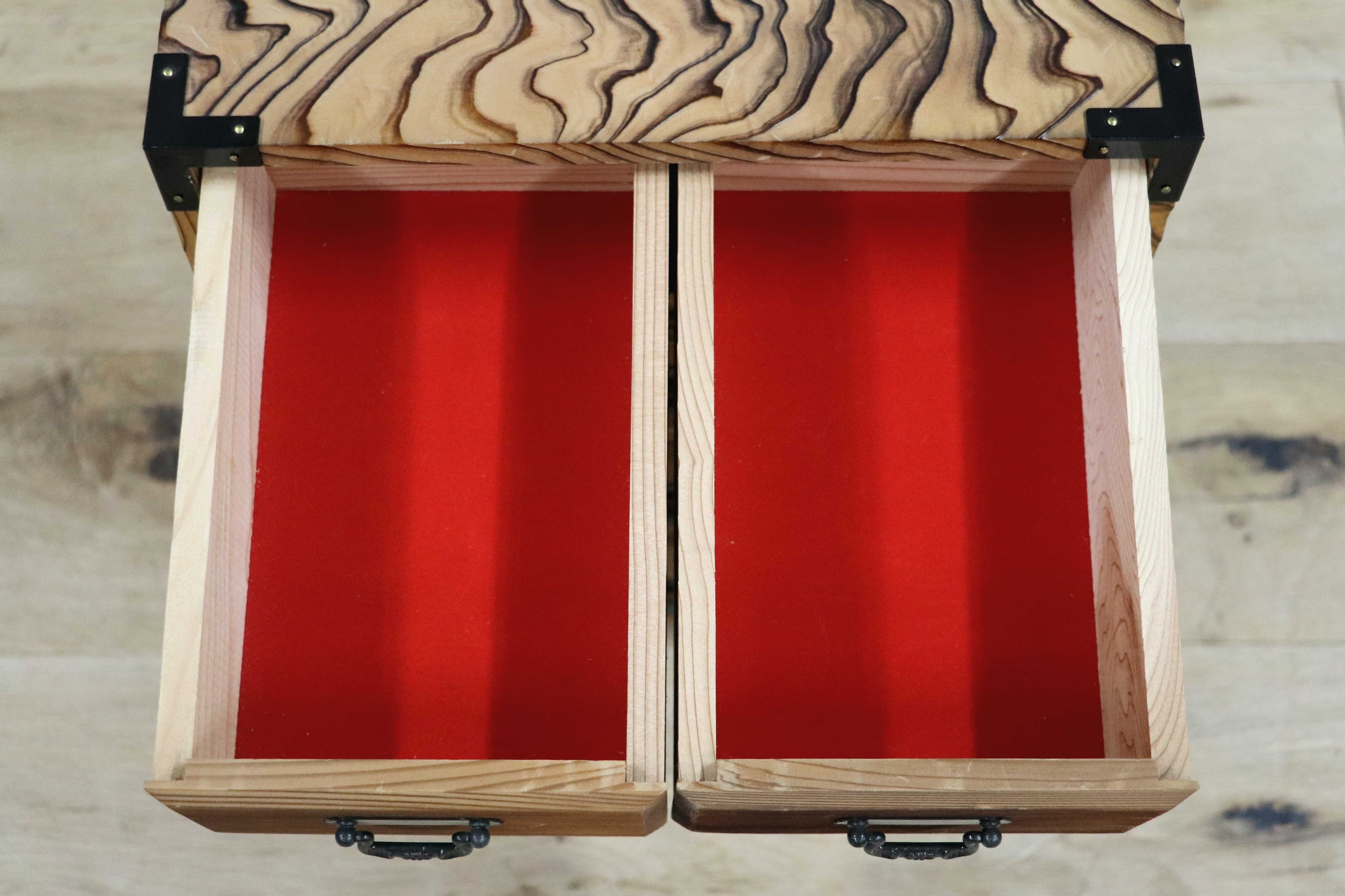 GMIH311B○昭和レトロ 和モダン アンティーク 和風 和家具 焼杉 小箪笥 小引き出し 小物入れ 収納箱 針箱 薬箱 チェスト 木製 4段 美品