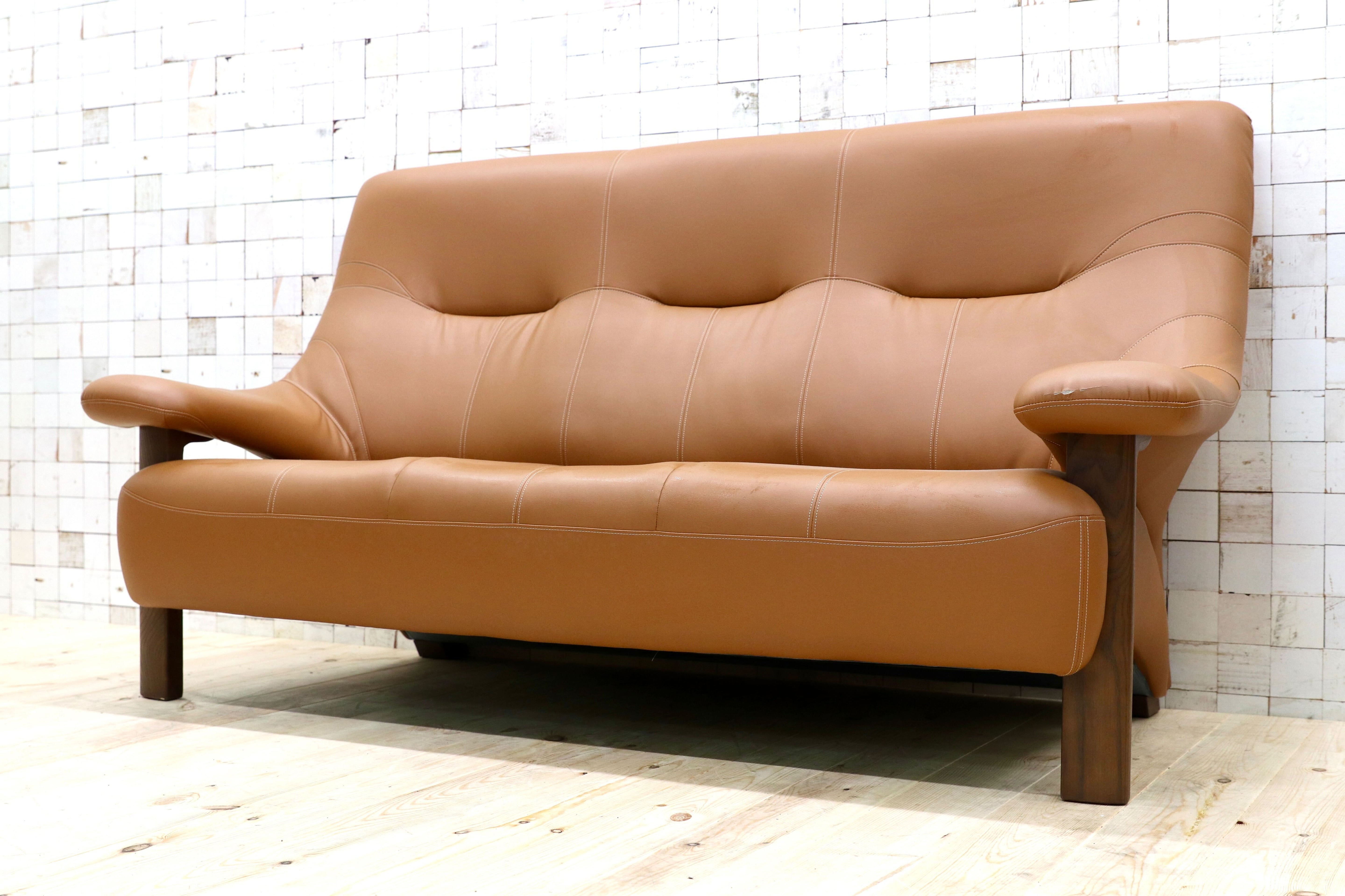 GMFK776○アサヒ木工 / 朝日 VARIE バリエ 3人掛けソファ トリプルソファ ソフトレザー アッシュ材 定価25.7万 展示B品