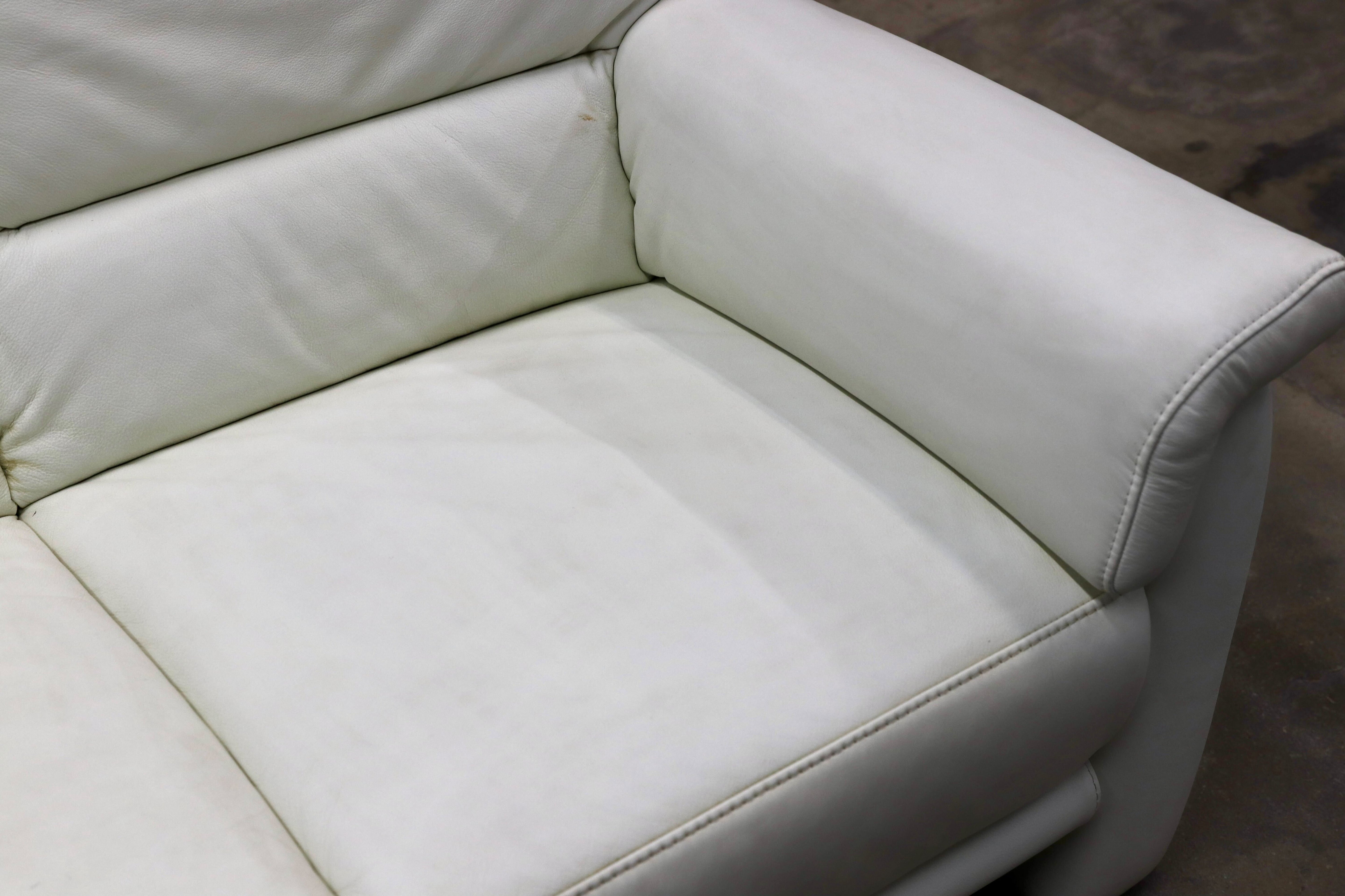 GMIH500B○himolla / ヒモラ ベルク 2人掛けソファ ラブソファ ホワイト 総革 ドイツ IDC大塚家具 約30万.