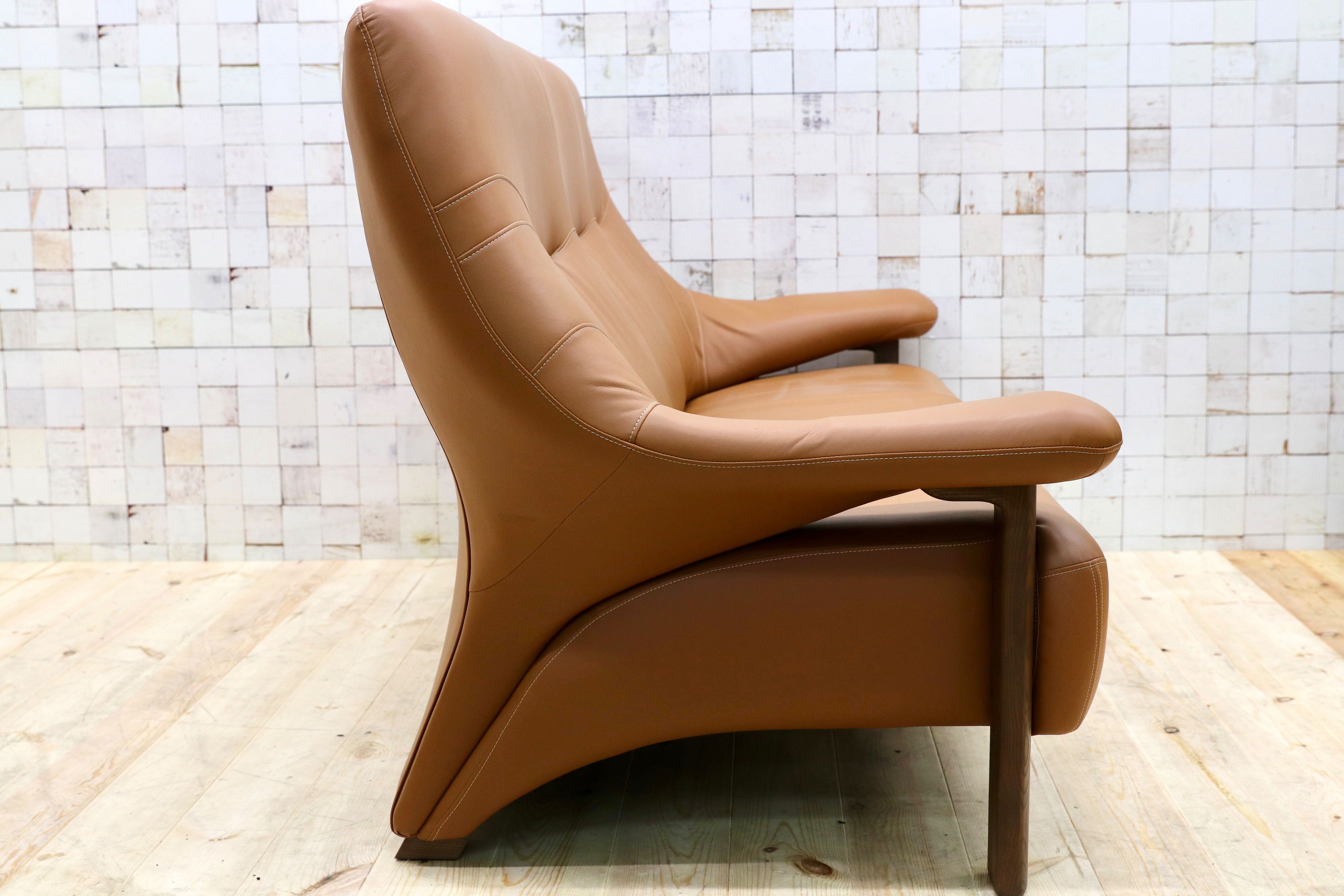 GMFK776○アサヒ木工 / 朝日 VARIE バリエ 3人掛けソファ トリプルソファ ソフトレザー アッシュ材 定価25.7万 展示B品