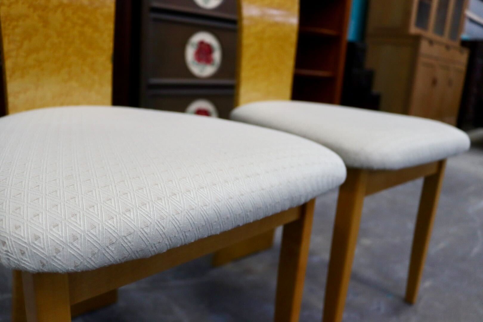 GMIS371C○IDC大塚家具 松創 ダイニングチェア アームレスチェアハイバックチェア 2脚セット 木製 バーズアイメープル ファブリック モダン