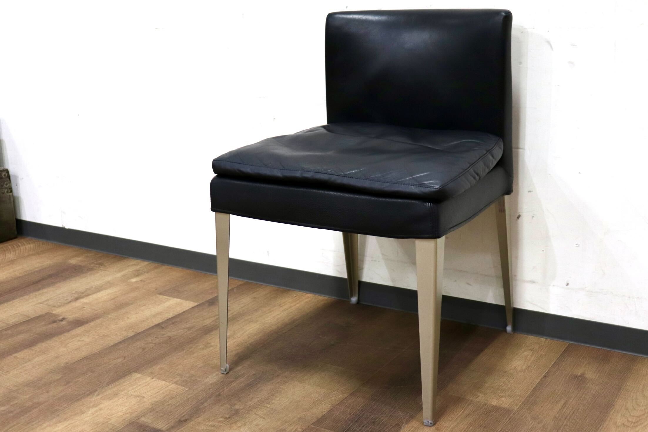 GMIK252B○B&B ITALIA MAXALTOEUNICE ダイニングチェア 椅子 レザー ブラック アントニオ・チッテリオ イタリアモダン 定価28.5万~