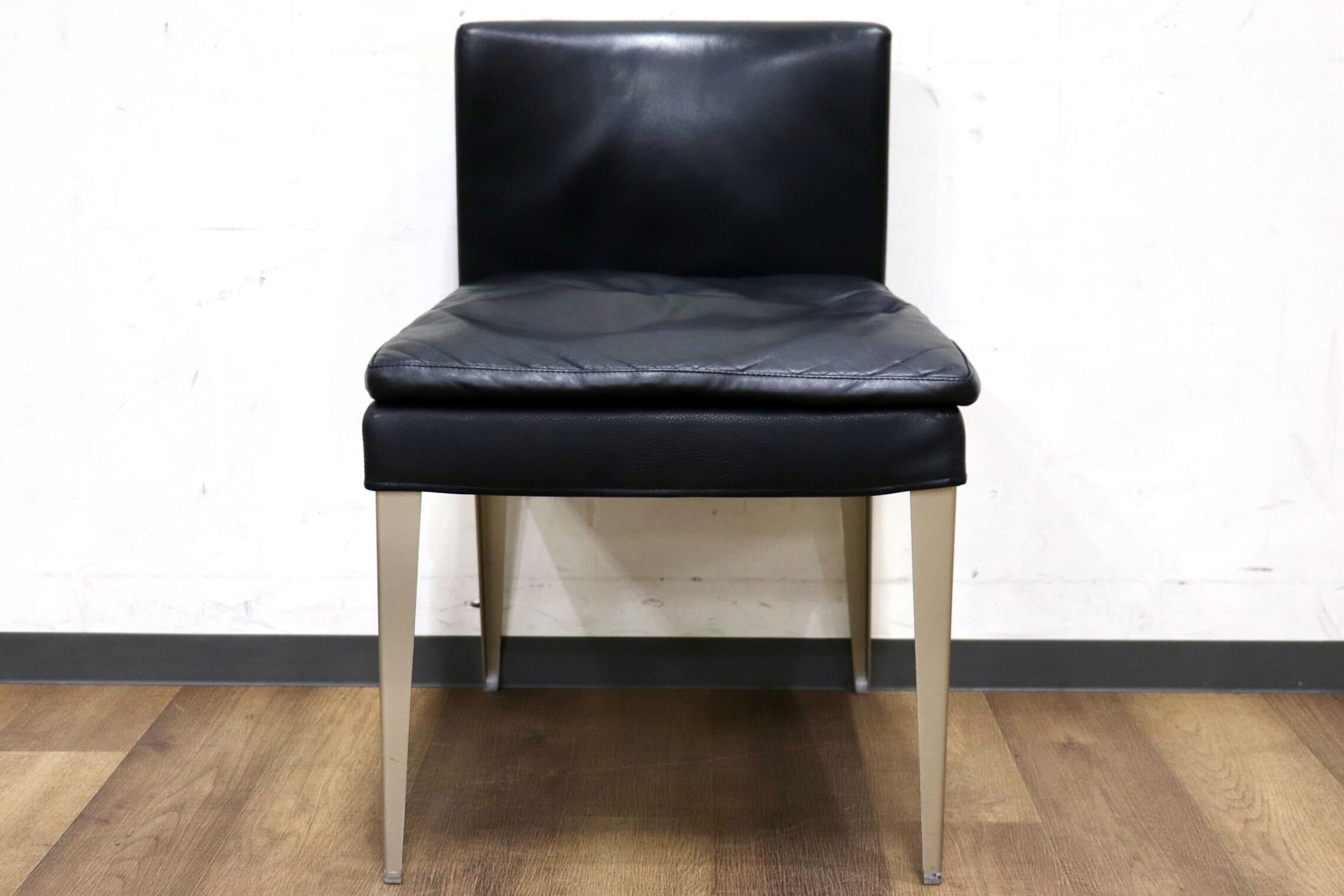 GMIK252B○B&B ITALIA MAXALTOEUNICE ダイニングチェア 椅子 レザー ブラック アントニオ・チッテリオ イタリアモダン 定価28.5万~