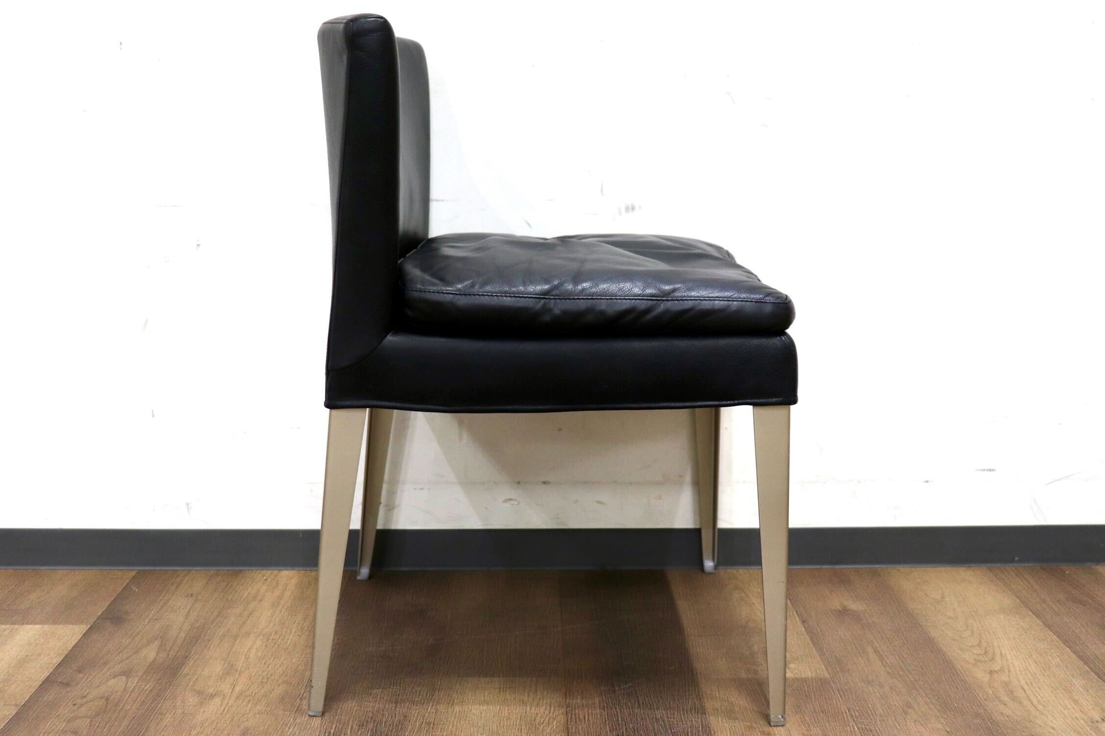 GMIK252B○B&B ITALIA MAXALTOEUNICE ダイニングチェア 椅子 レザー ブラック アントニオ・チッテリオ イタリアモダン 定価28.5万~