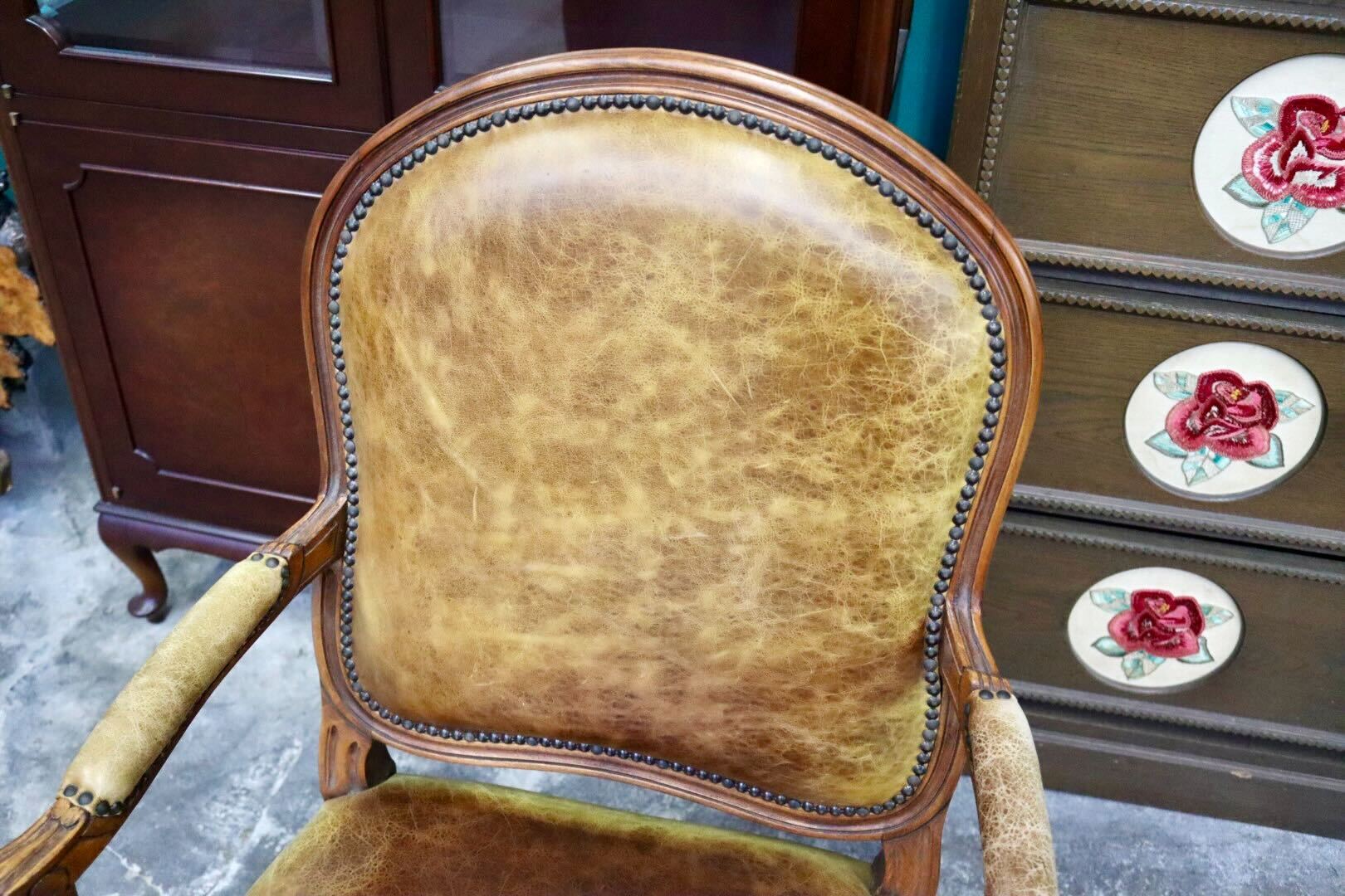 GMIH360○ダイニングチェア アームチェア 1人掛けソファ 椅子 本革 無垢材 猫脚 フレンチスタイル ヴィンテージ クラシック