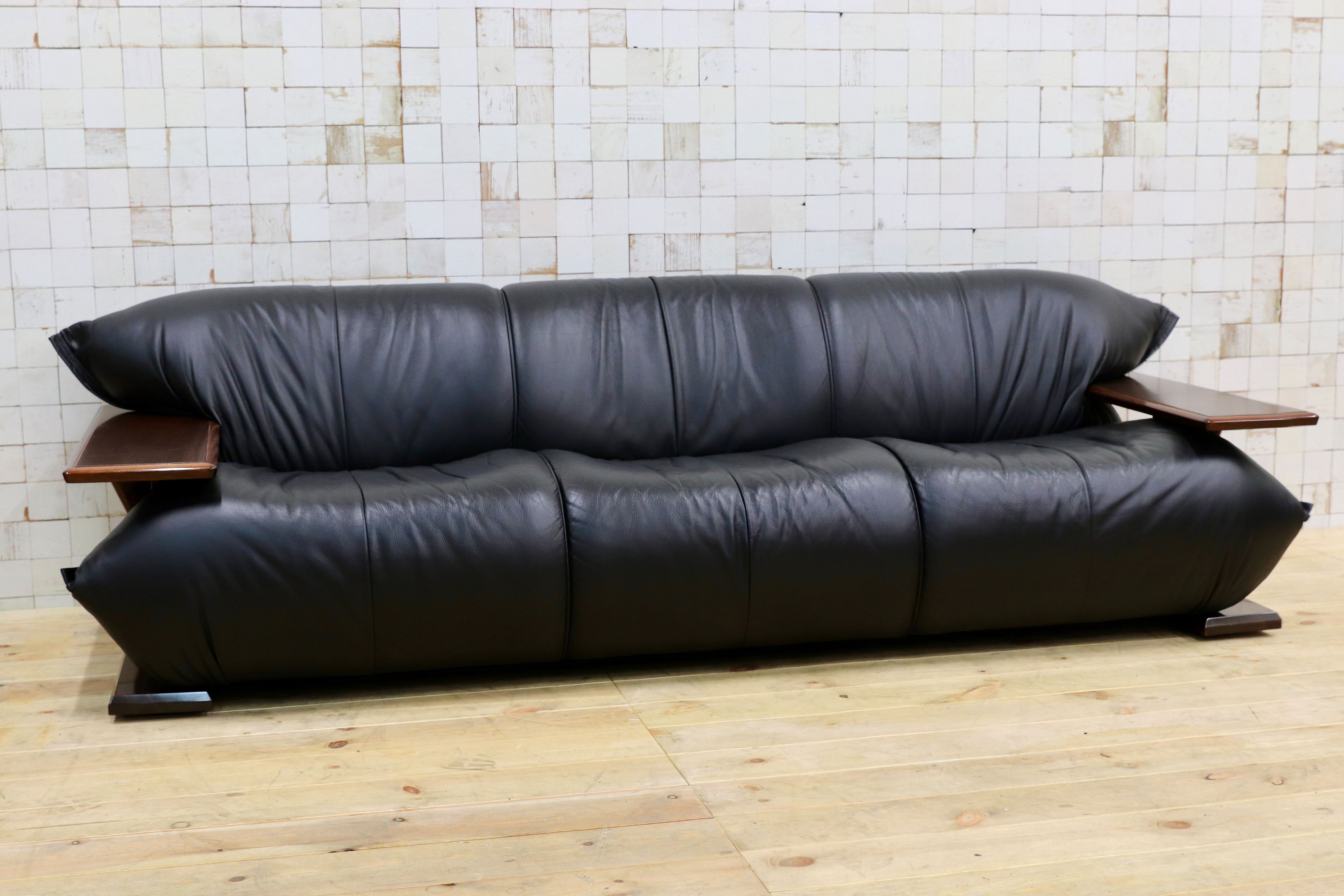 GMHF72○モリシゲ / MORISHIGE Gアーク 3人掛けソファ トリプルソファ 黒 本革 長椅子 応接 IDC大塚家具 モダン 定価約64万