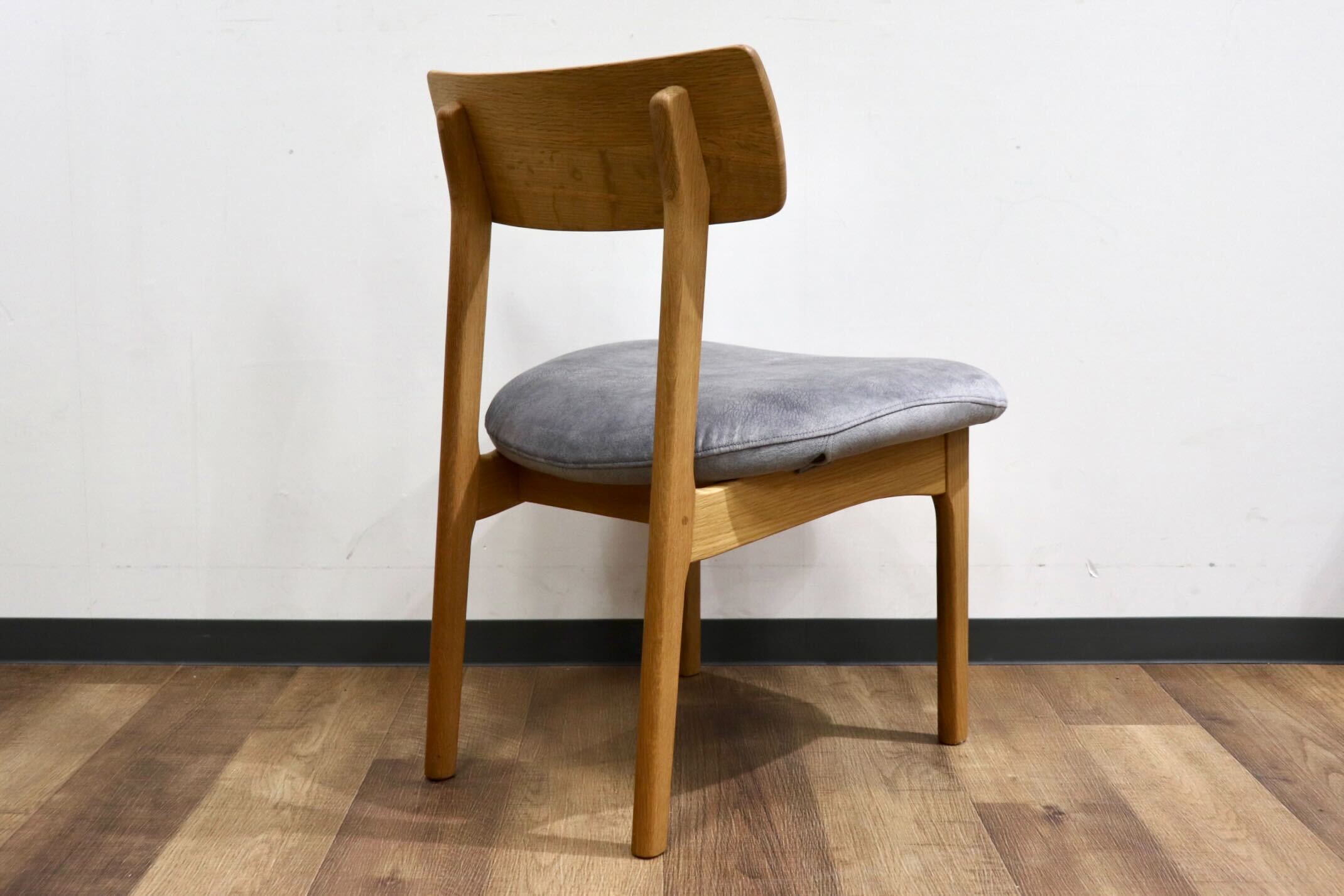 GMHK861B○イバタインテリア / ibata ダイニングチェア スウェード調ファブリック オーク材 北欧スタイル モダン 飛騨家具 展示品