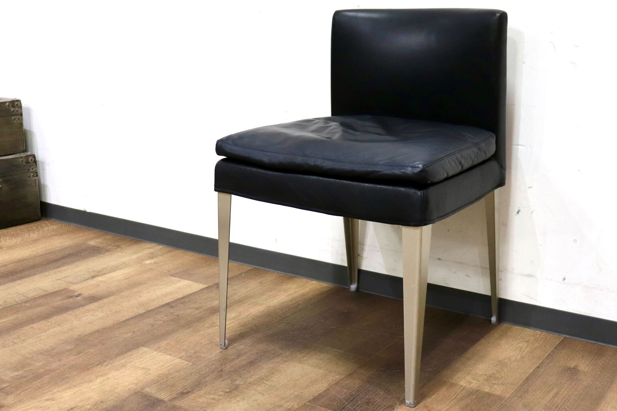 GMIK252D○B&B ITALIA MAXALTOEUNICE ダイニングチェア 椅子 レザー ブラック アントニオ・チッテリオ イタリアモダン 定価28.5万~