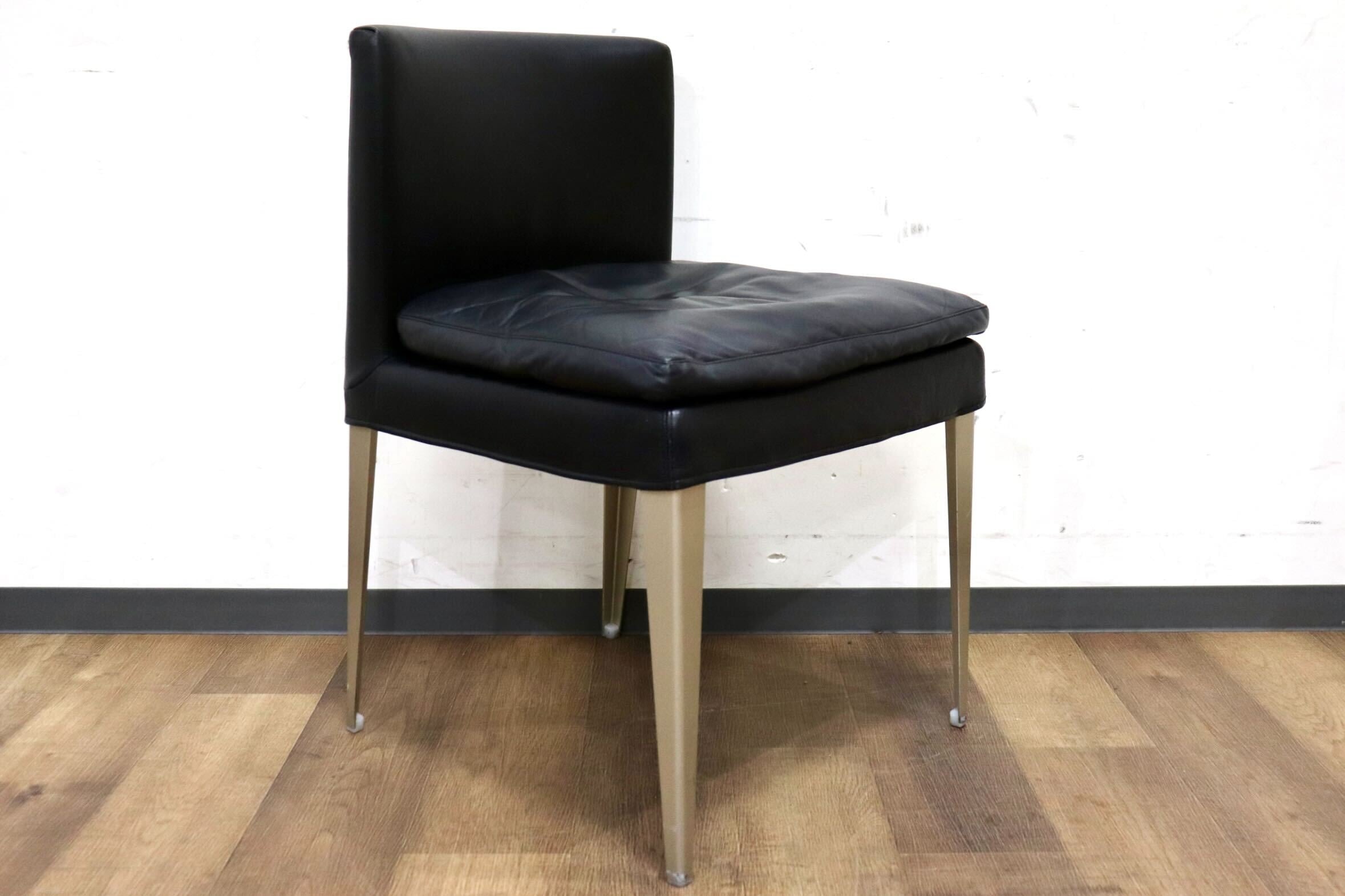GMIK252D○B&B ITALIA MAXALTOEUNICE ダイニングチェア 椅子 レザー ブラック アントニオ・チッテリオ イタリアモダン 定価28.5万~