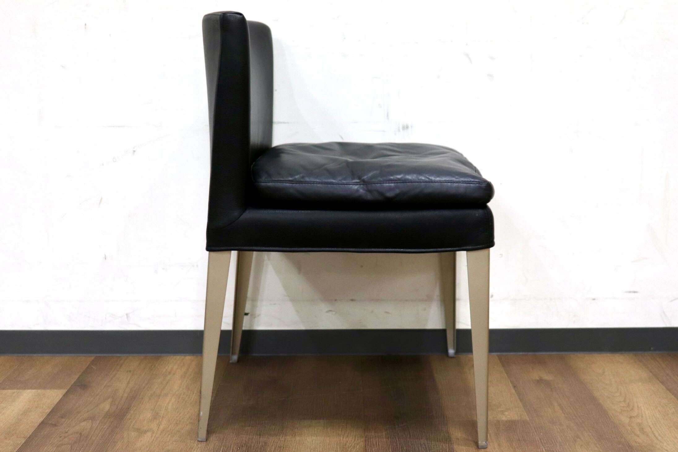 GMIK252D○B&B ITALIA MAXALTOEUNICE ダイニングチェア 椅子 レザー ブラック アントニオ・チッテリオ イタリアモダン 定価28.5万~