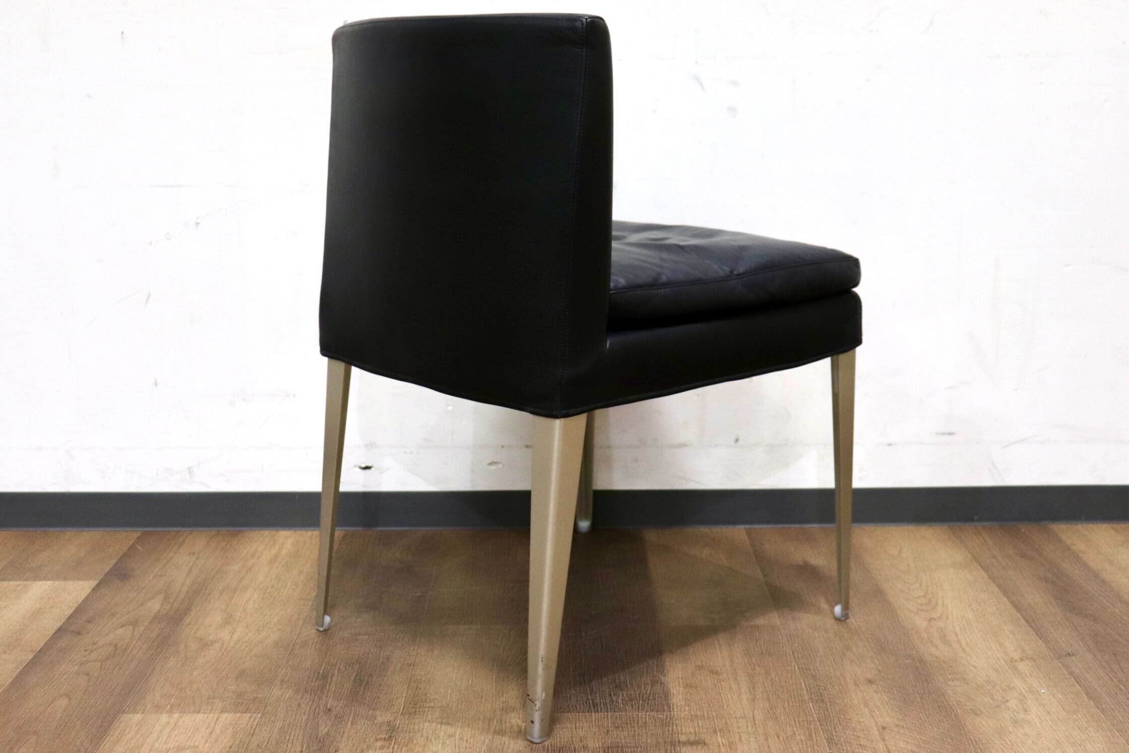 GMIK252D○B&B ITALIA MAXALTOEUNICE ダイニングチェア 椅子 レザー ブラック アントニオ・チッテリオ イタリアモダン 定価28.5万~