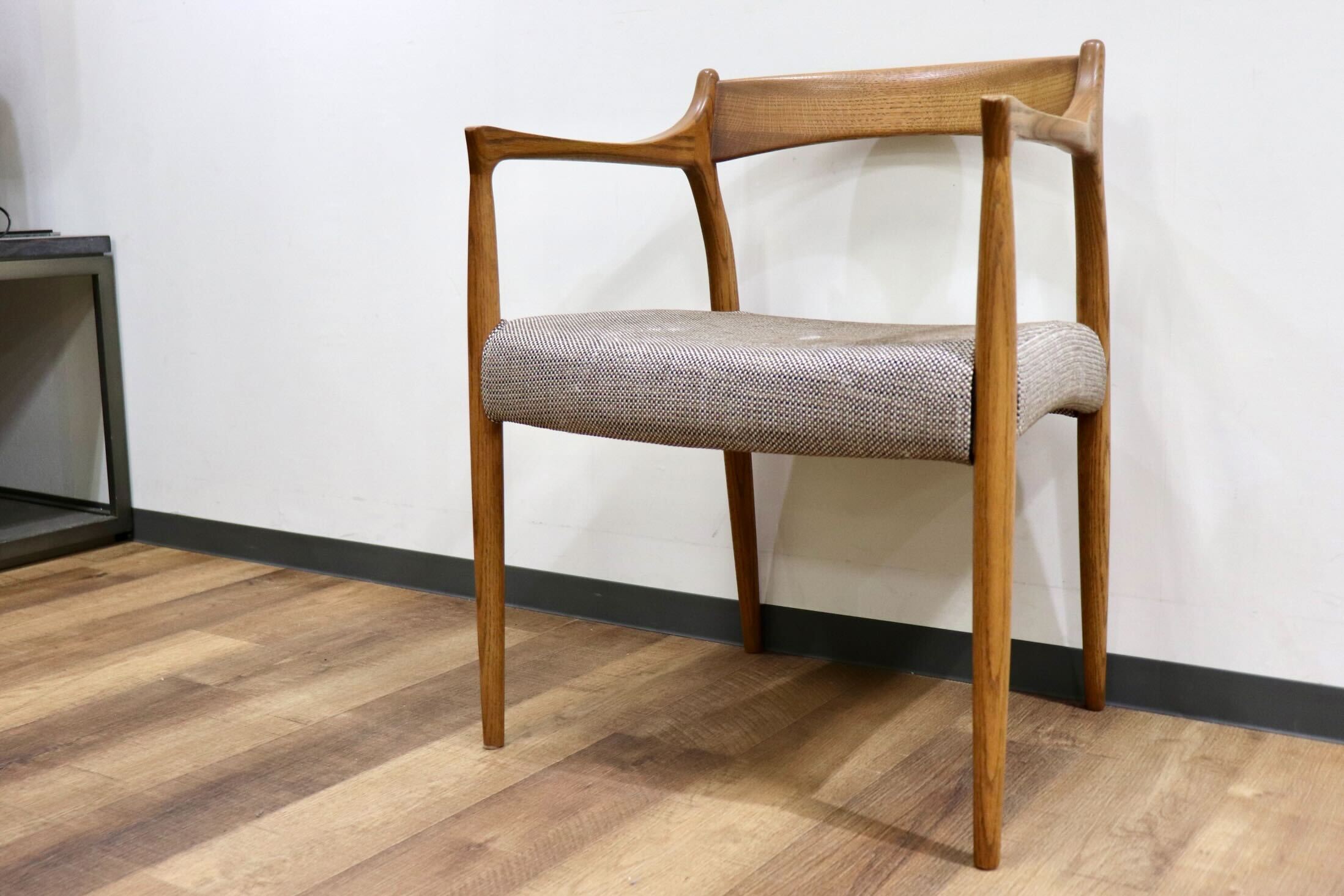 GMHK863D○冨士ファニチア / FUJI FANITURE ダイニングチェア アームチェア ファブリック カバーリング オーク材 北欧スタイル 国産家具