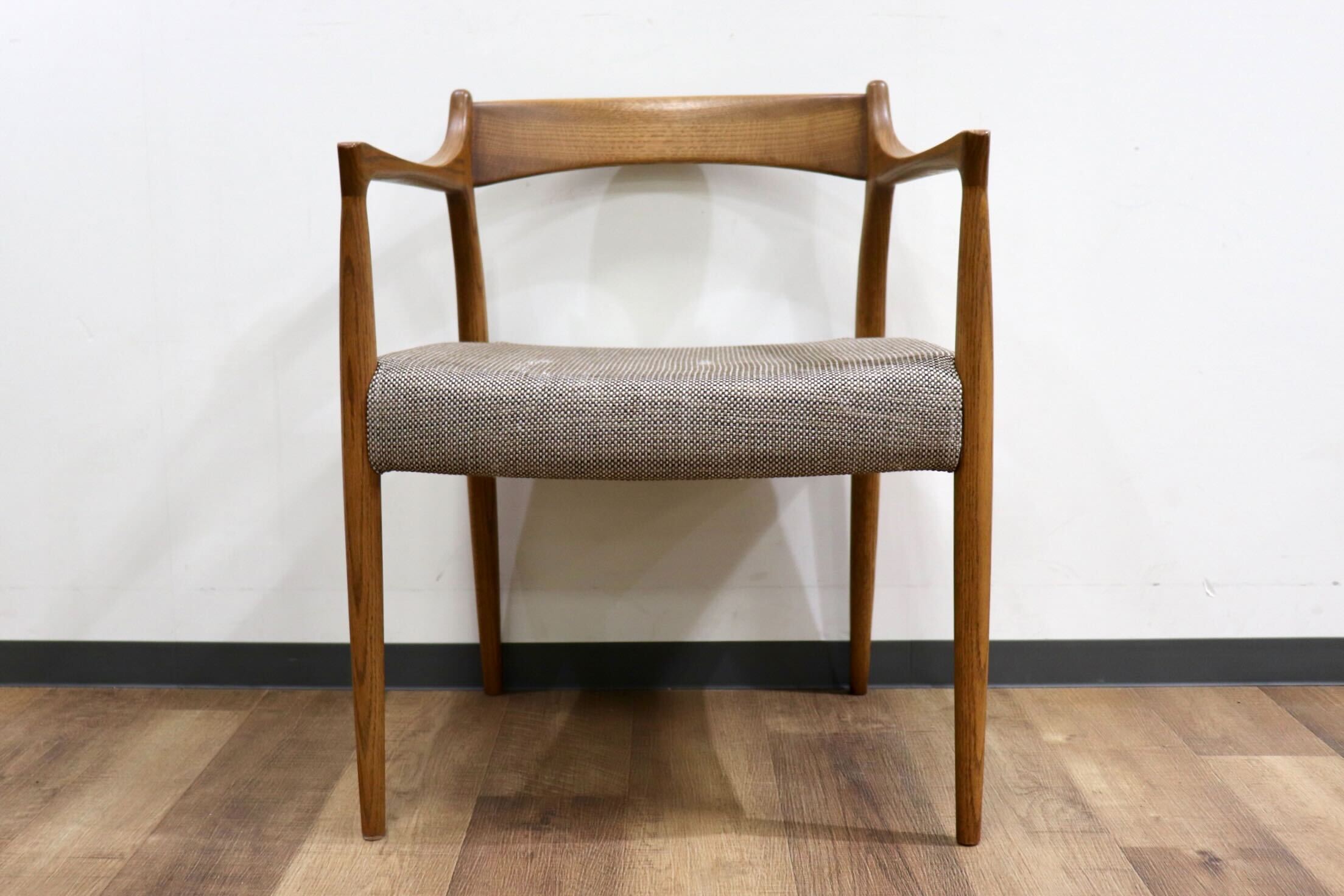 GMHK863D○冨士ファニチア / FUJI FANITURE ダイニングチェア アームチェア ファブリック カバーリング オーク材 北欧スタイル 国産家具