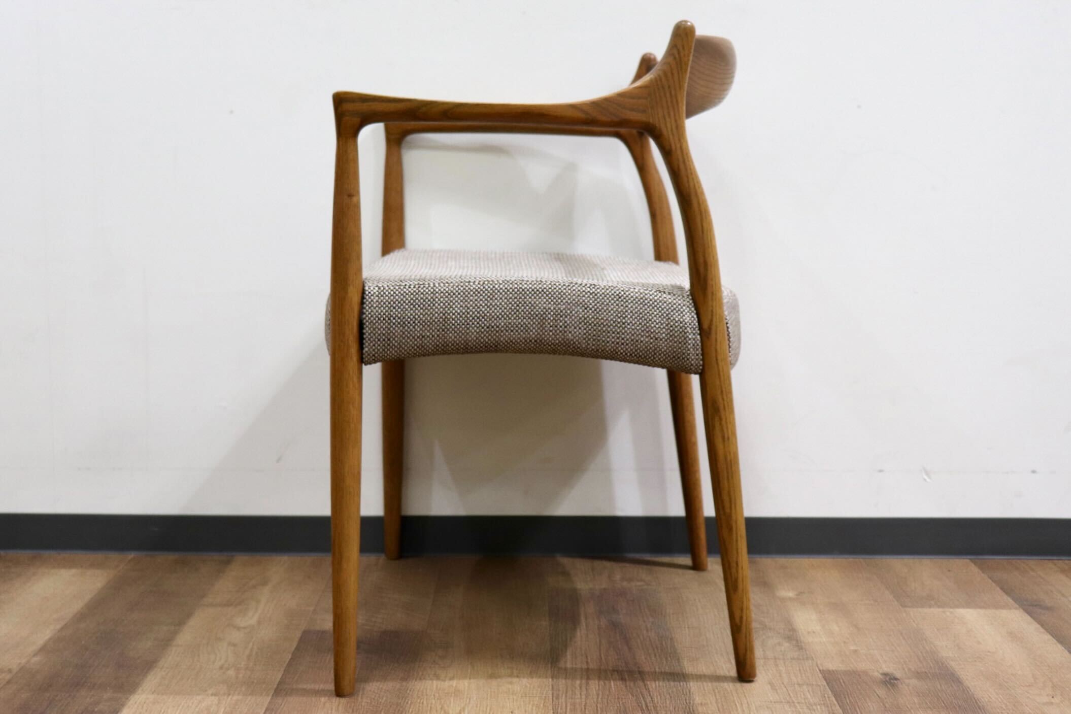 GMHK863D○冨士ファニチア / FUJI FANITURE ダイニングチェア アームチェア ファブリック カバーリング オーク材 北欧スタイル 国産家具