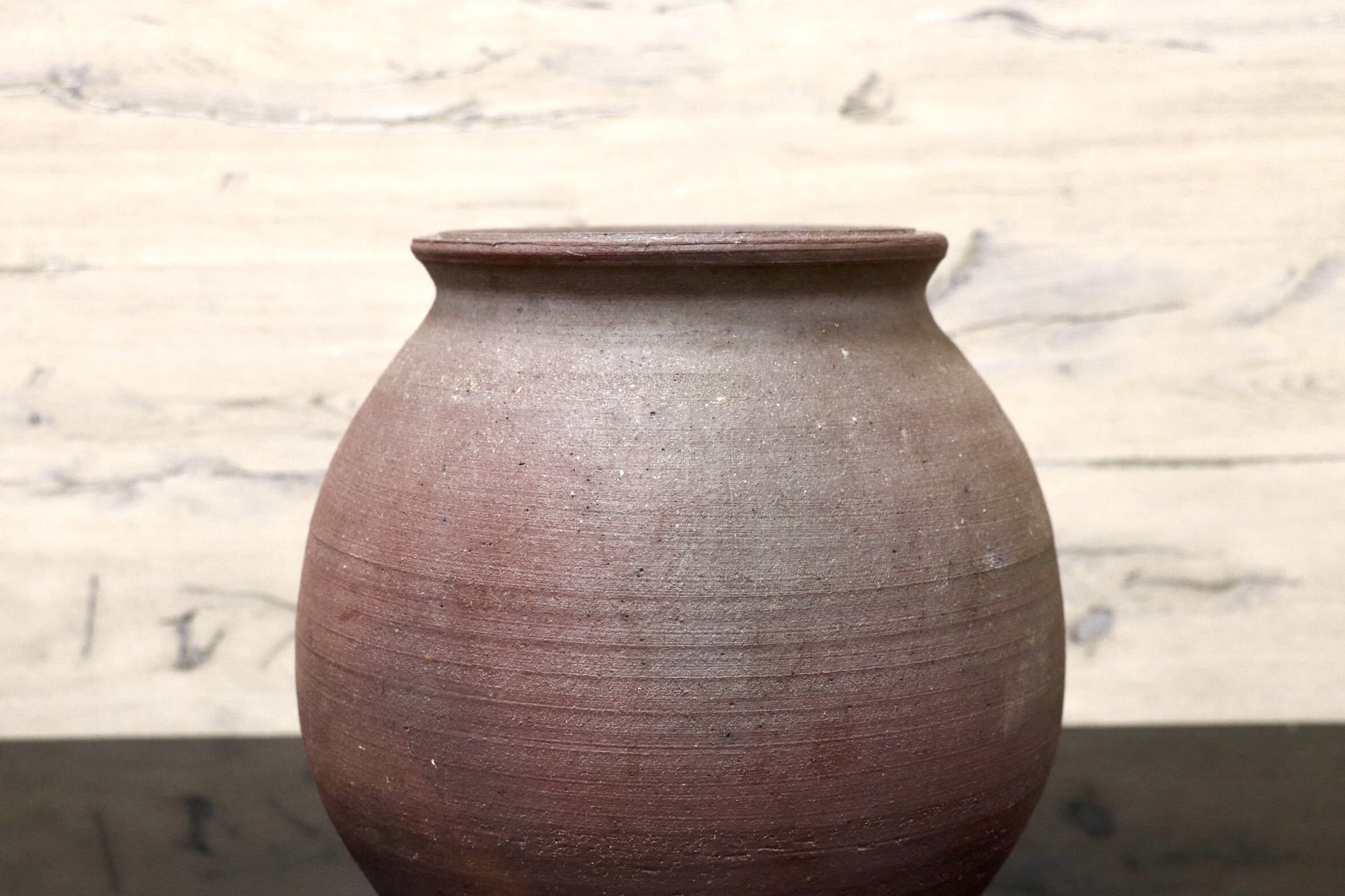 GMJK374T○花器 花入 花瓶 花生 壺 丸壺 床飾り 見立て 置花入 置物 インテリア 茶道具 陶器 焼き締め 共箱 和モダン