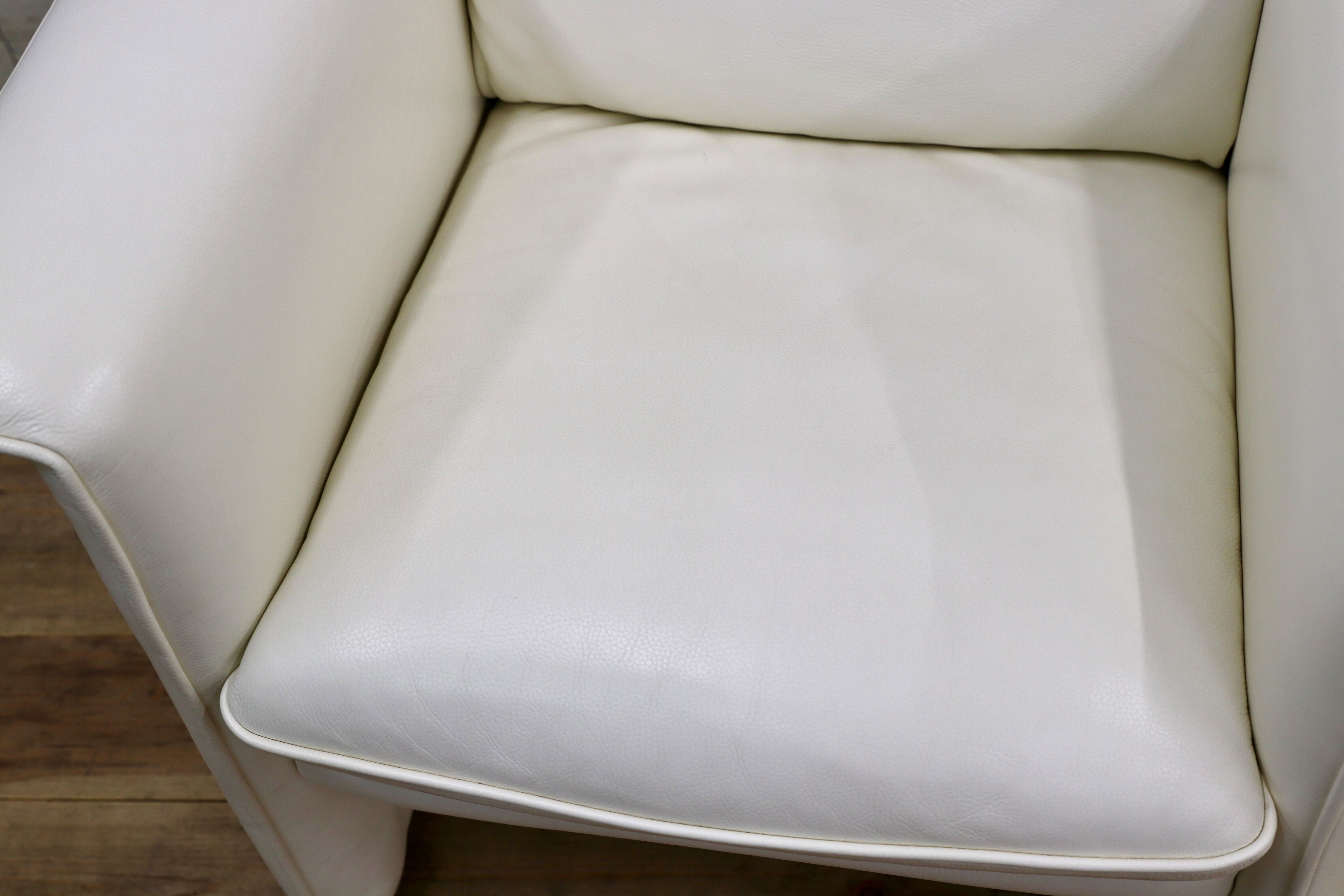 GMIN15B○Domicil / ドミシール 1人掛けソファ シングルソファ ラウンジチェア 白 総革 レザー ドイツ IDC大塚家具 定価約14万 展示品