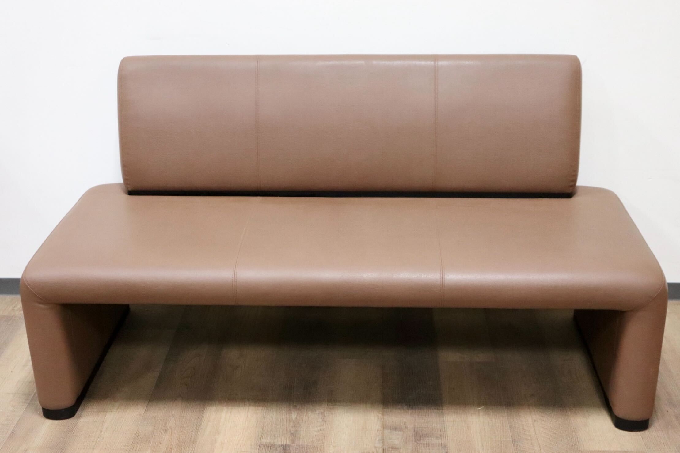 GMGS270○karimoku / カリモク 2人掛けソファ ラブソファ ダイニングベンチ ロビー ラウンジ 待合室 合皮 ブラウン モダン 国産家具 美品