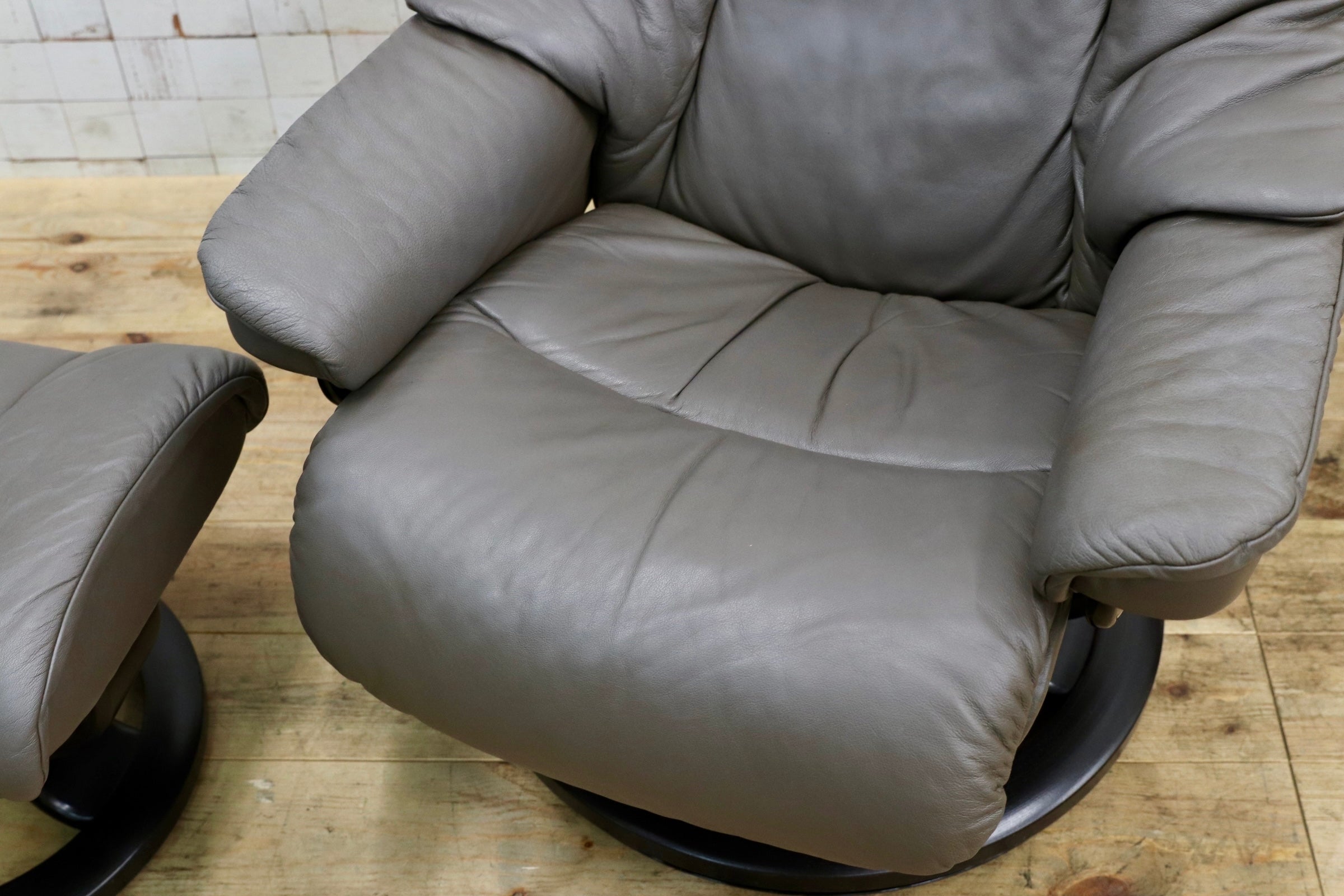 GMJK366○EKORNES / エコーネス Stressless Reno ストレスレス レノ 推定Sサイズ 本革 リクライニングチェア オットマン グレー 約45万円