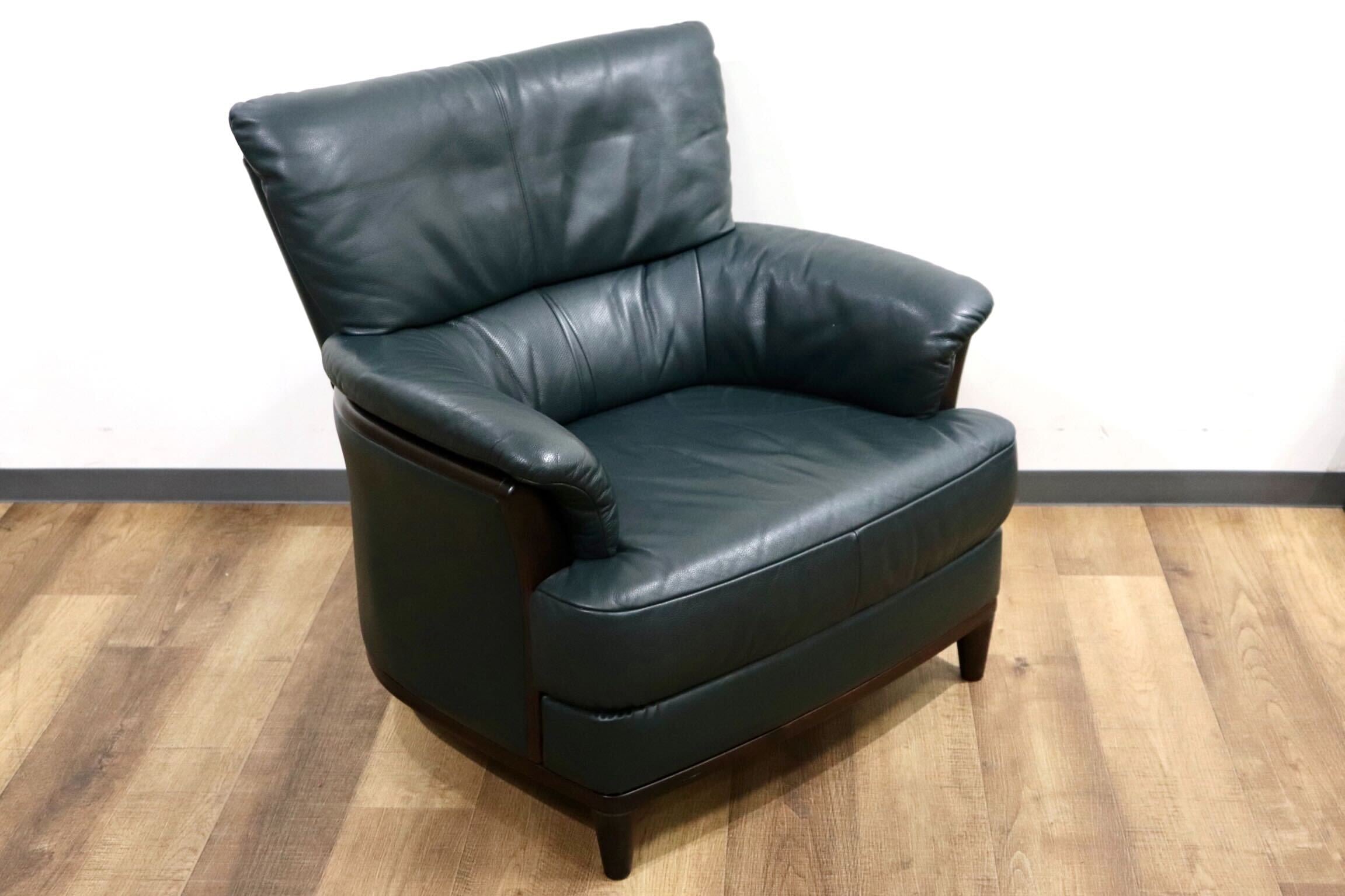 GMHN264B○karimoku / カリモク ZU2000 1人掛けソファ シングルソファ ラウンジチェア アームチェア 本革 ダークグリーン モダン 国産家具