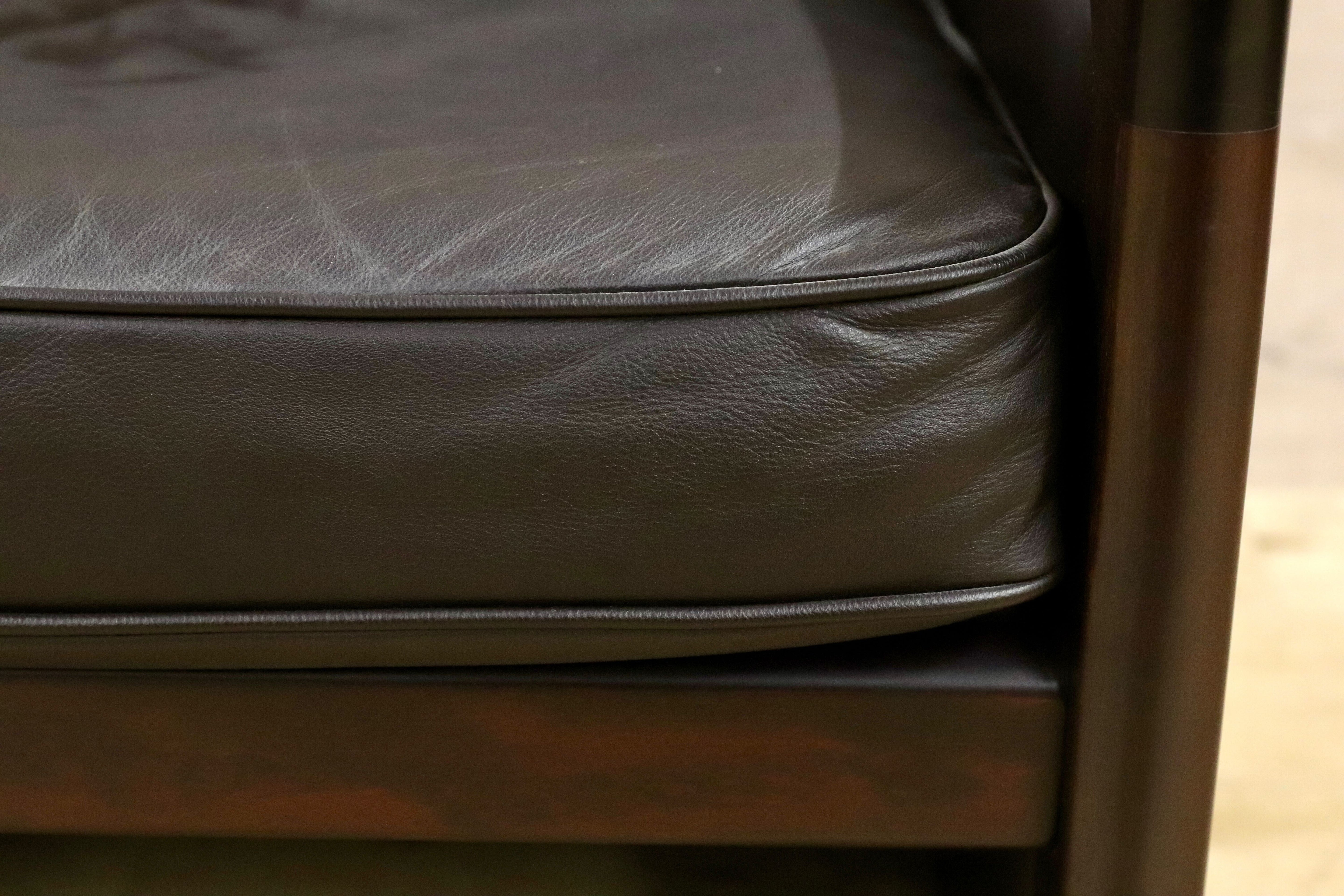 GMGK517A○Dyrlund / デューロン 1人掛けソファ シングルソファ 椅子 北欧 デンマーク ローズウッド 本革 希少 ヴィンテージ 約40万