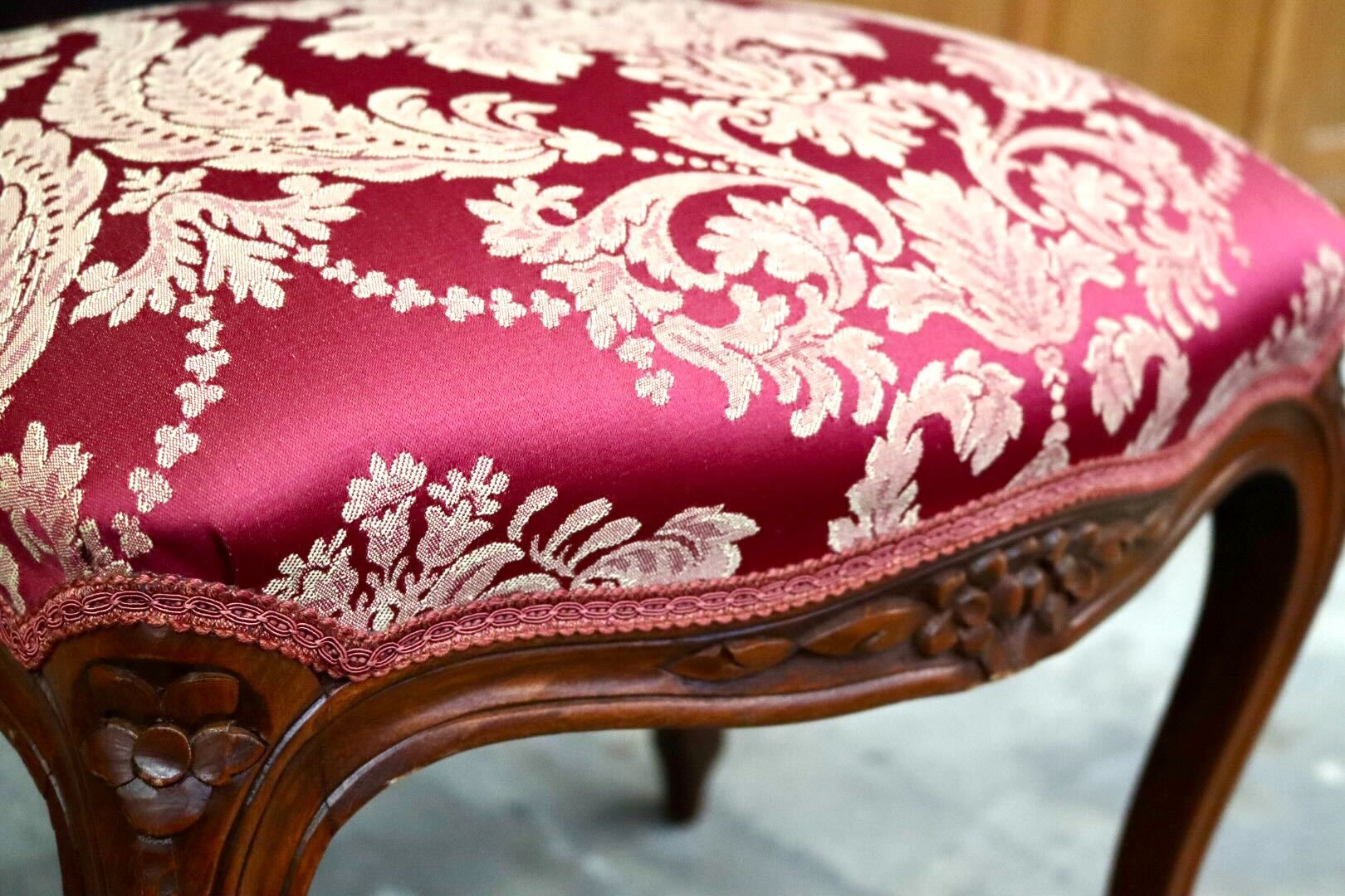 GMIK720B○イタリア製 オットマン スツール ファブリック 金華山 ロココ調 彫刻 ヨーロピアン クラシック エレガント